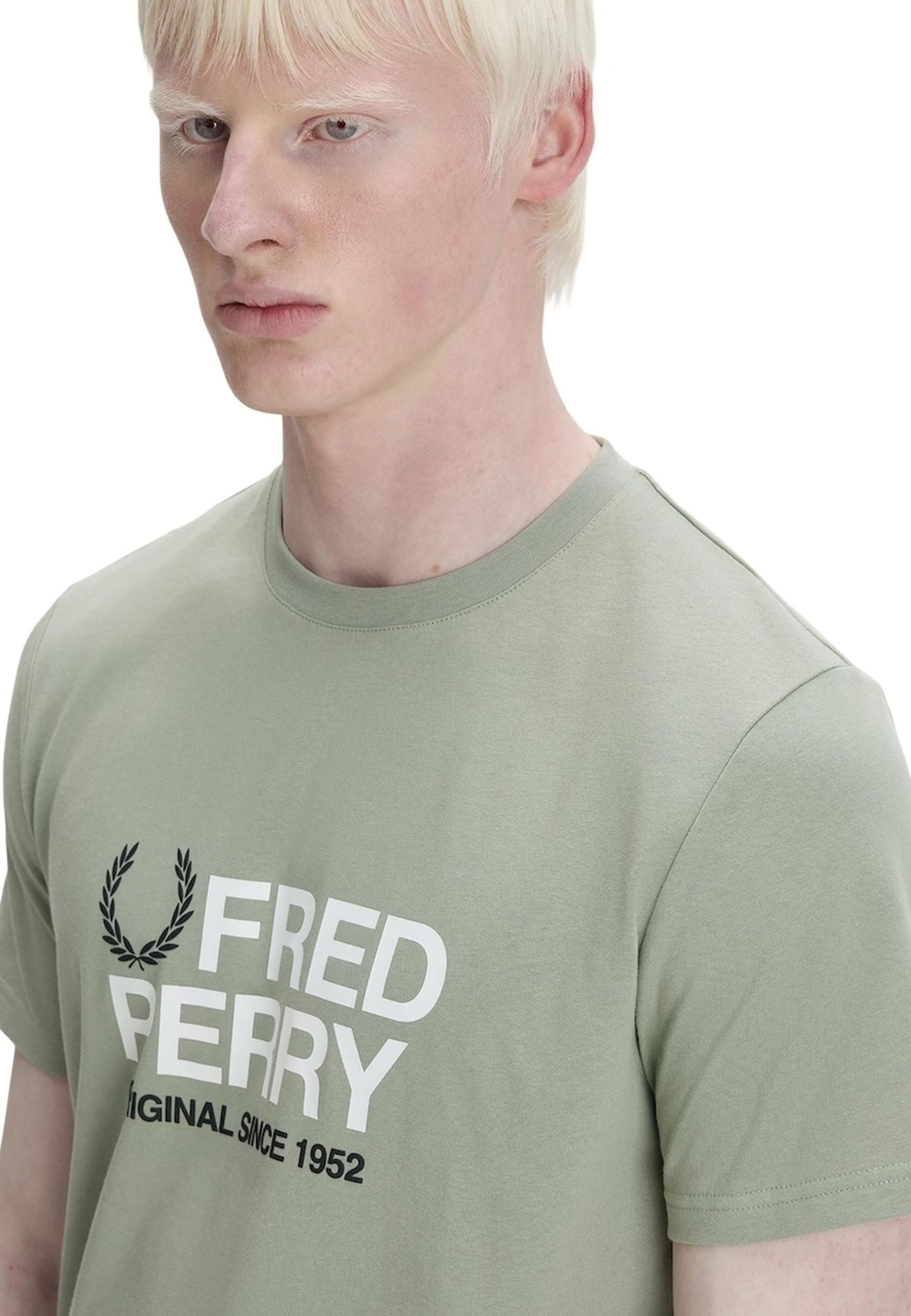 CAMISETA FRED PERRY VERDE ORIGINAL GRAPHIC TEE