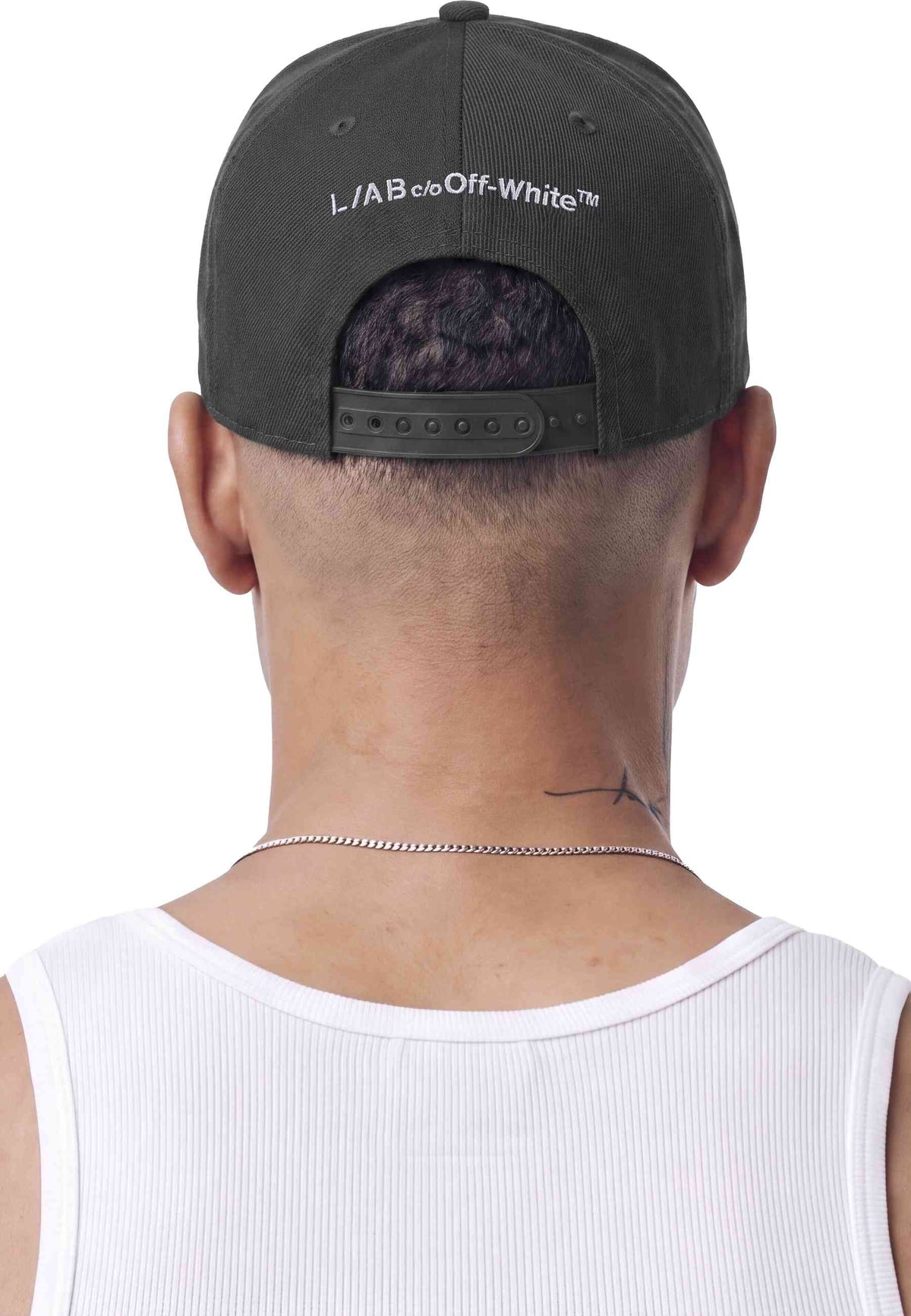 L/AB c/o Off-White BLACK EMBROIDERED FLAT BRIM TWILL CAP