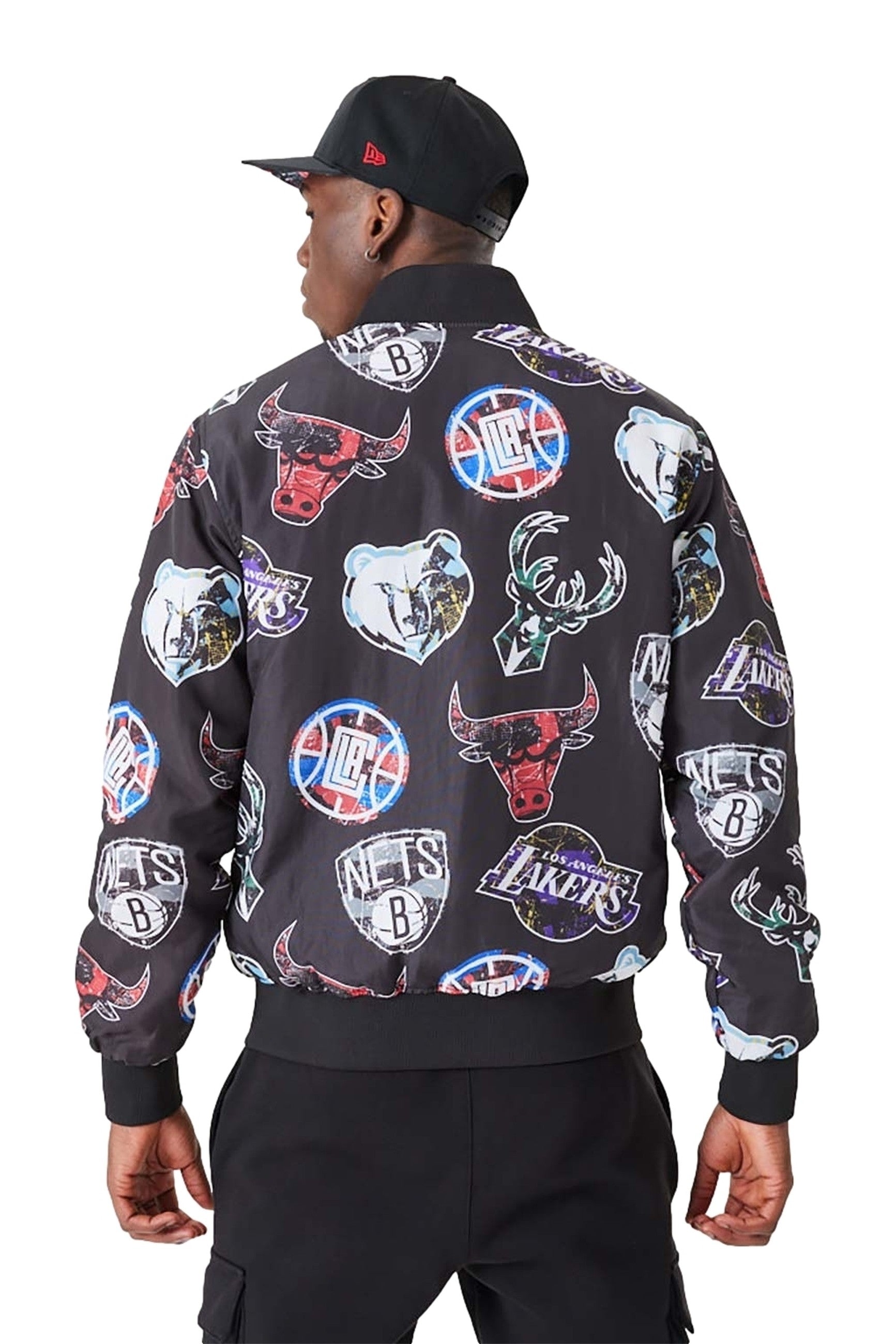 BEISBOLERA NEW ERA NEGRA AOP TEAM LOGO BOMBER NBAALL
