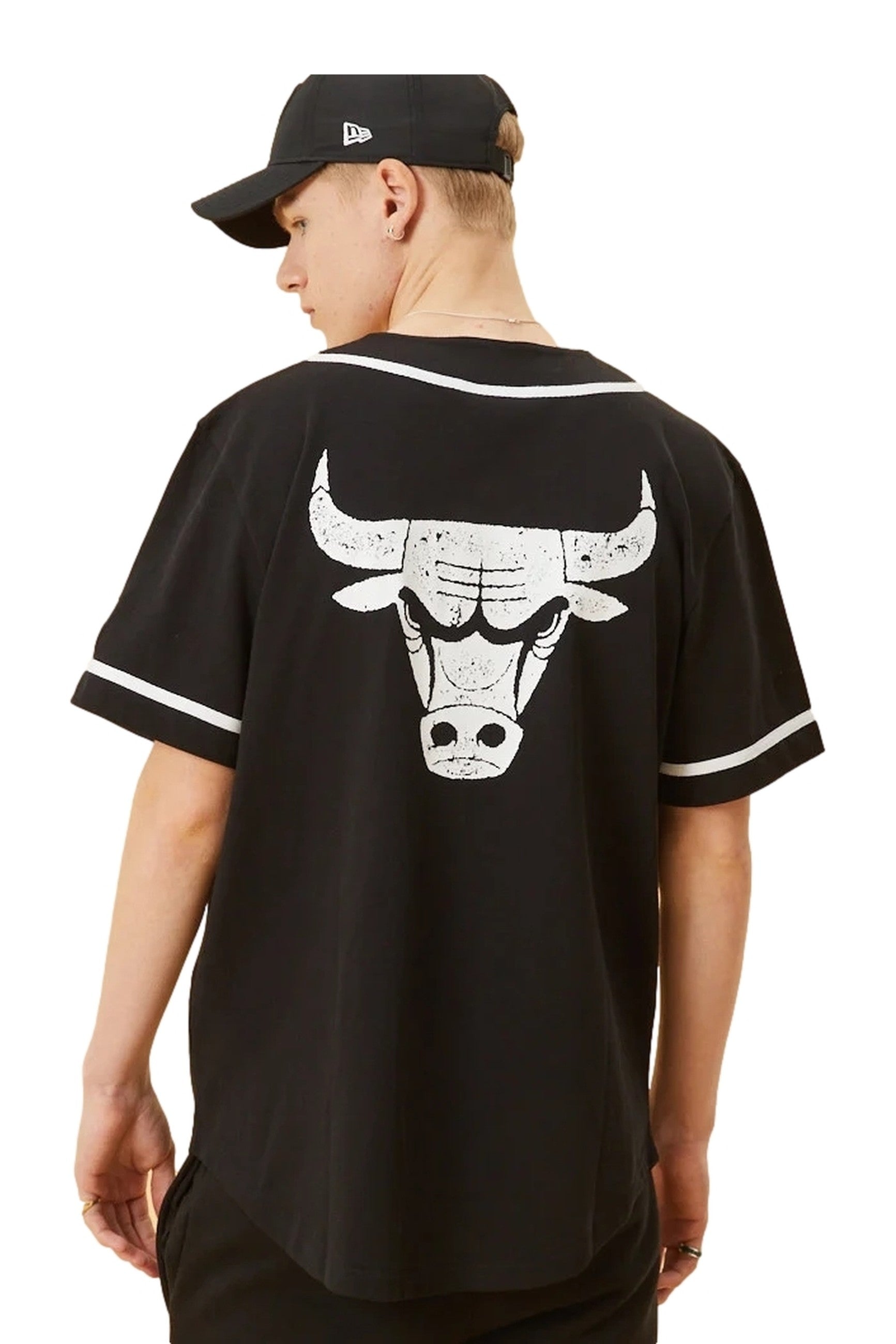 BEISBOLERA NEW ERA NEGRA DISTRESSED LOGO BUTTON UP TEE CHIBUL