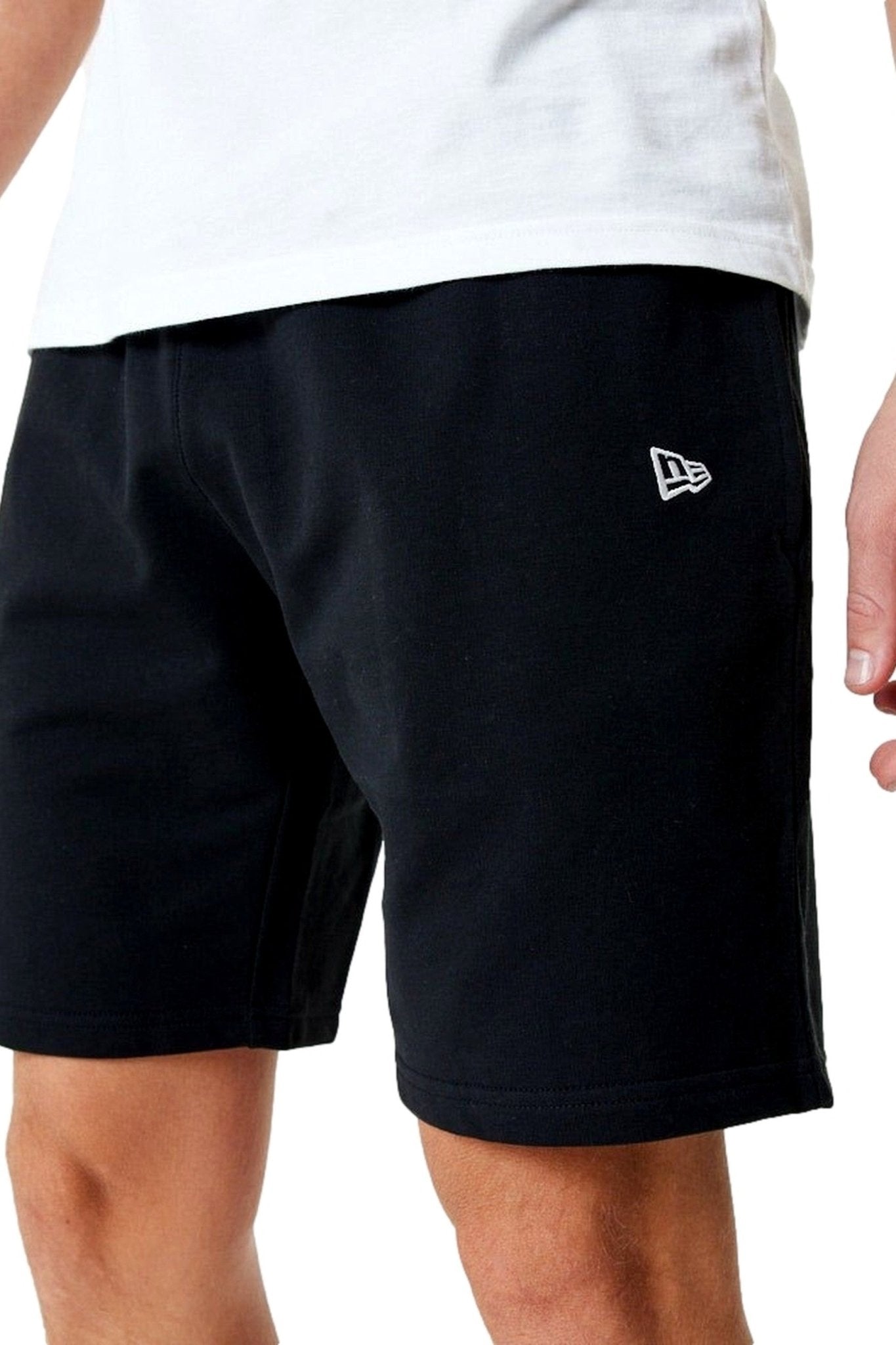 BERMUDA NEW ERA NEGRA YANKEES LEAGUE ESSENTIALS SHORTS - AREA ZERO