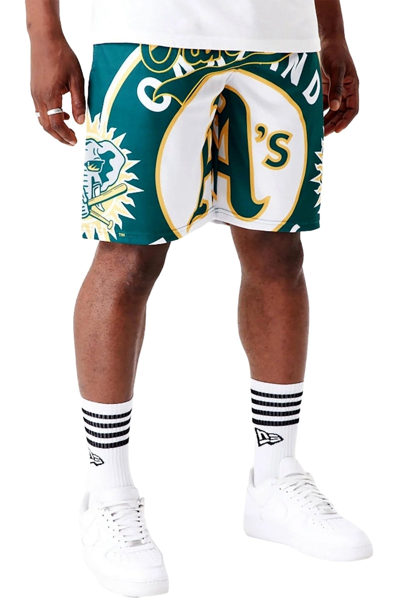 BERMUDA NEW ERA VERDE ATHLETICS MLB LARGE LOGO SHORT OAKATH - AREA ZERO