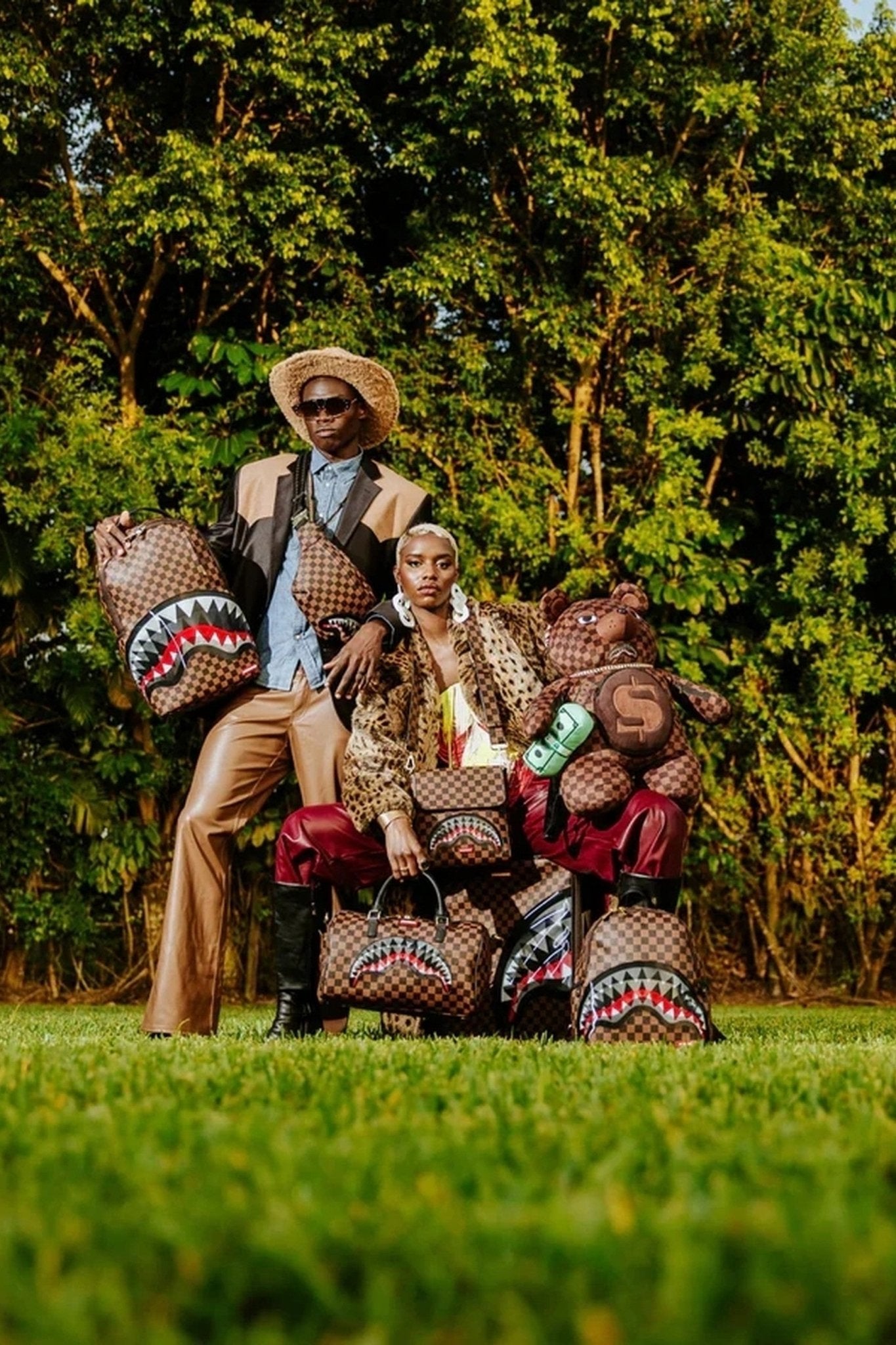 BOLSO SPRAYGROUND MARRON SHARK IN PARIS LENTICULAR CHOMP SHOULDER STRAP - AREA ZERO