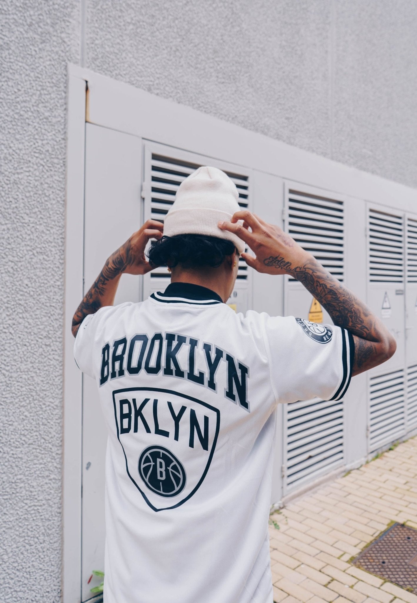 CAMISETA BLANCA BROOKLIN 11 SPORT TEE - AREA ZERO