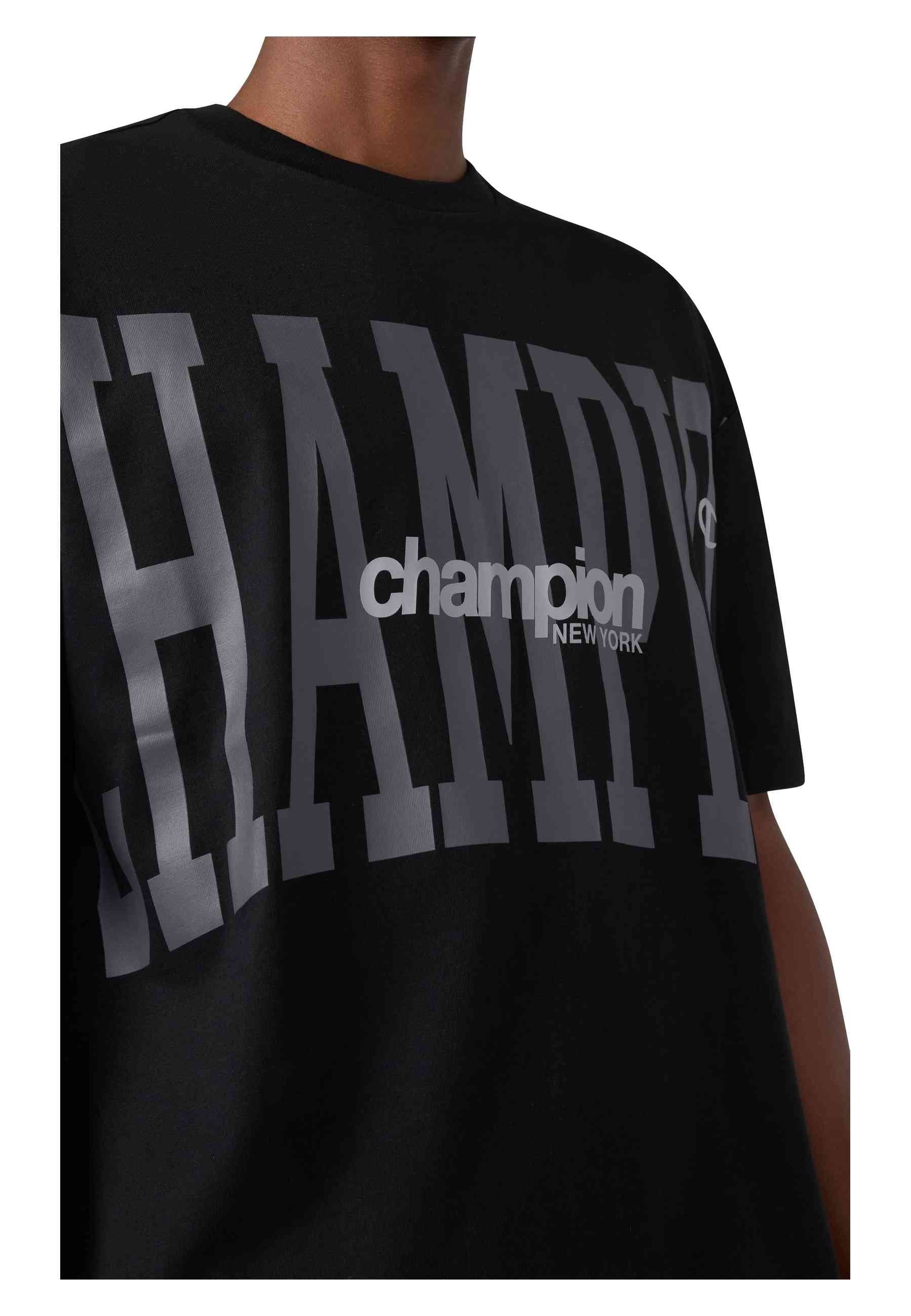 CAMISETA CHAMPION NEGRA MAXI LOGO URBAN CONTEMPORARY TEE