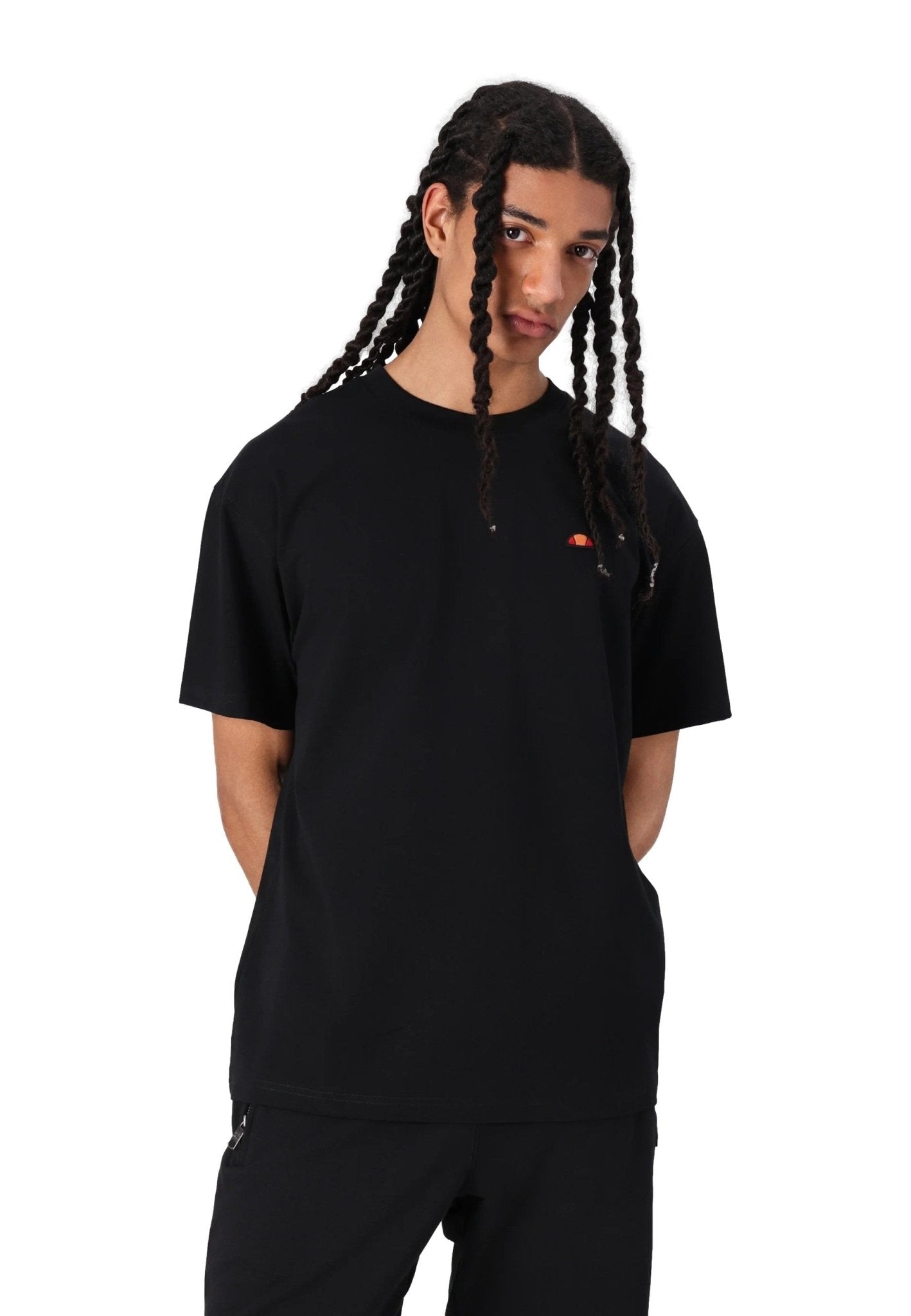 CAMISETA ELLESSE NEGRA SMALL PATCHED LOGO TEE - AREA ZERO