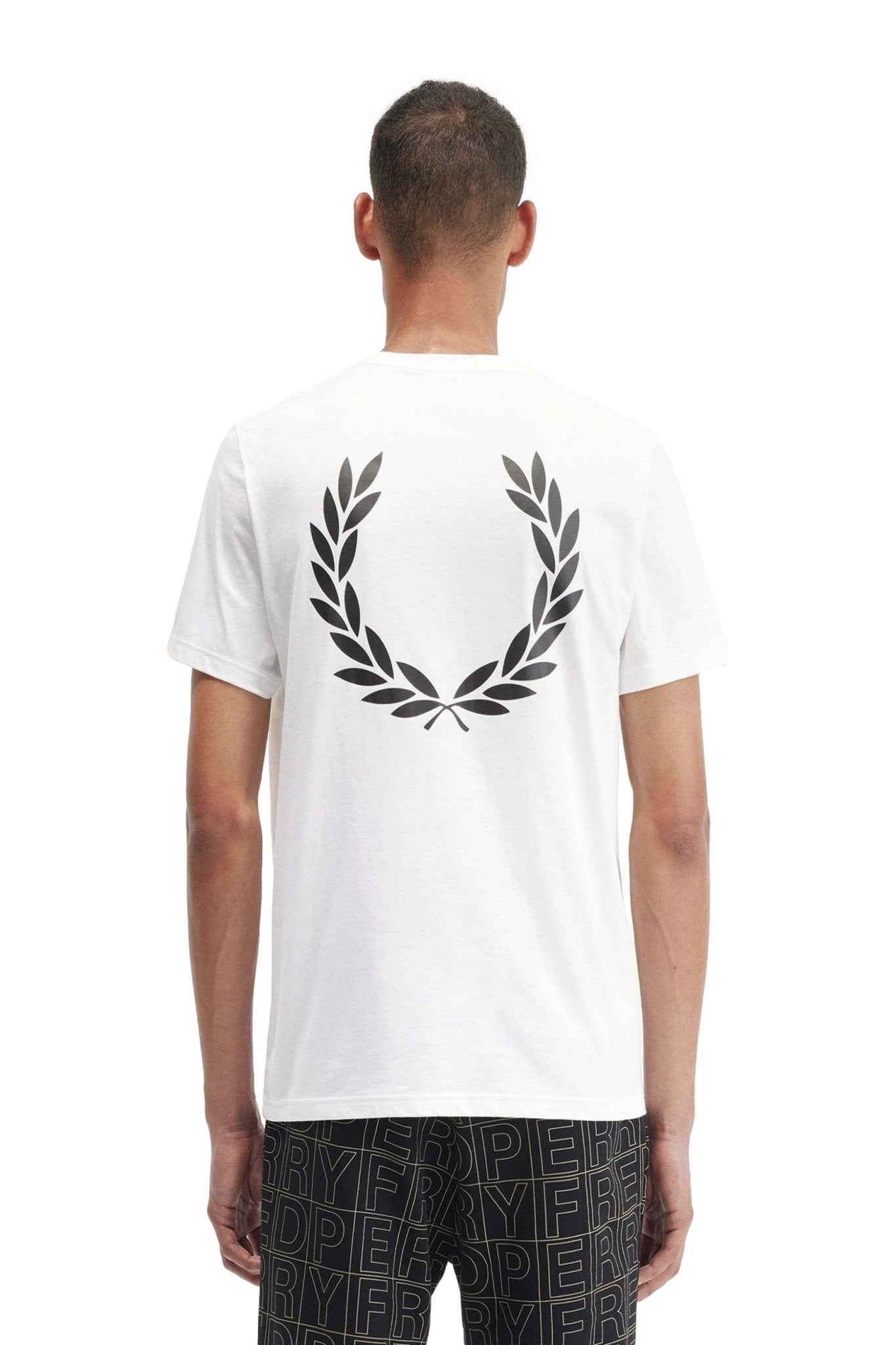 CAMISETA FRED PERRY BLANCA 100 REAR POWDER LAUREL GRAPHIC TEE - AREA ZERO