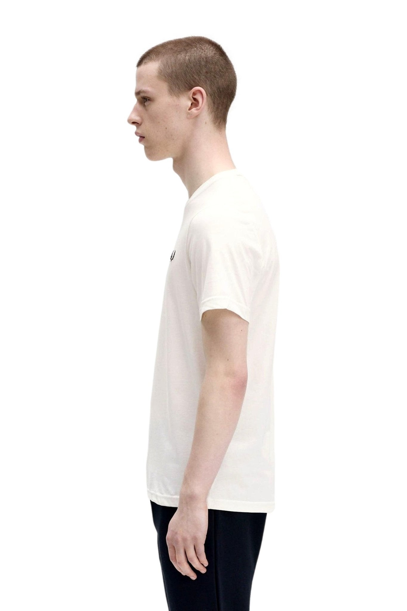 CAMISETA FRED PERRY BLANCA SMALL LOGO CREW NECK SHIRT - AREA ZERO