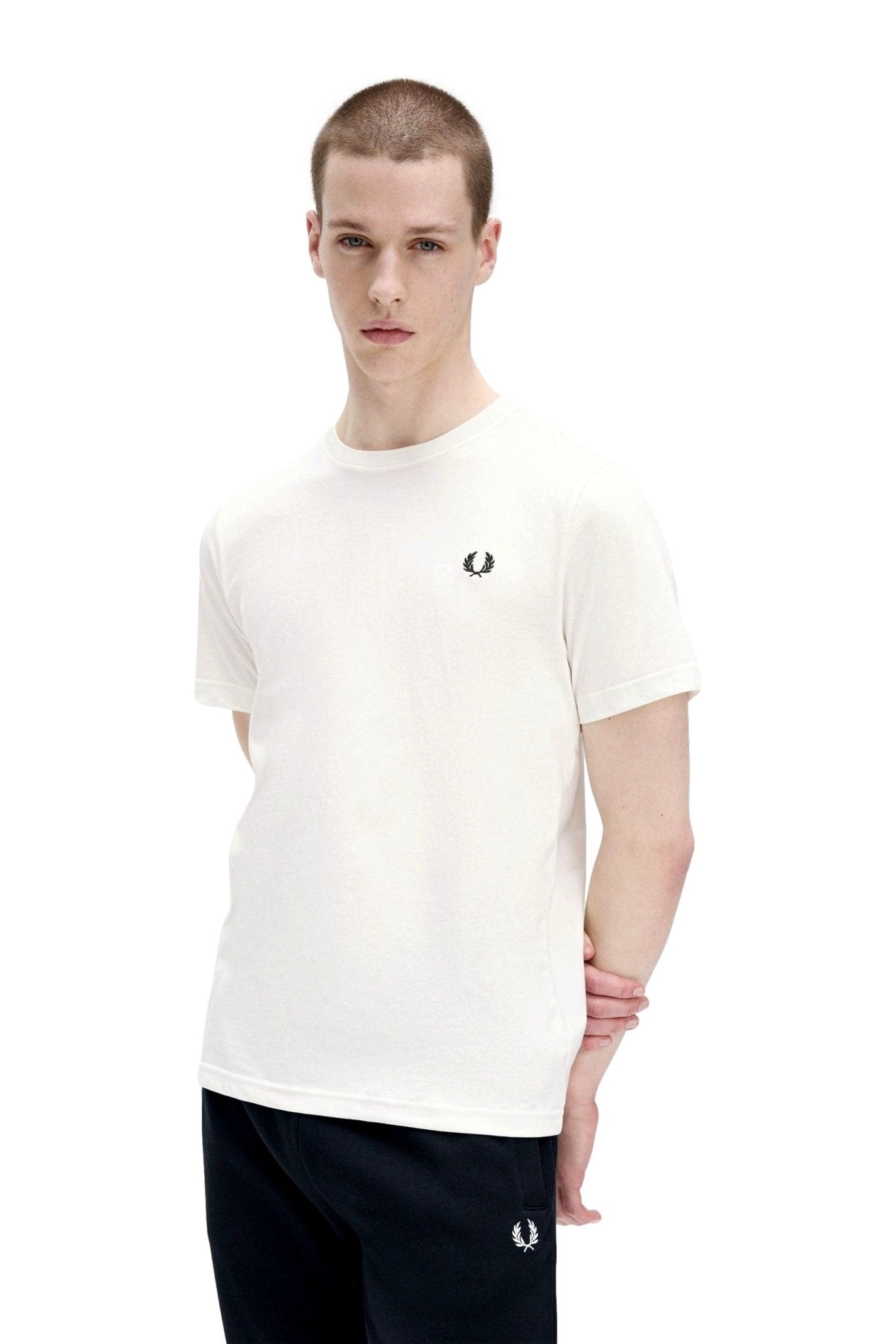 CAMISETA FRED PERRY BLANCA SMALL LOGO CREW NECK SHIRT - AREA ZERO