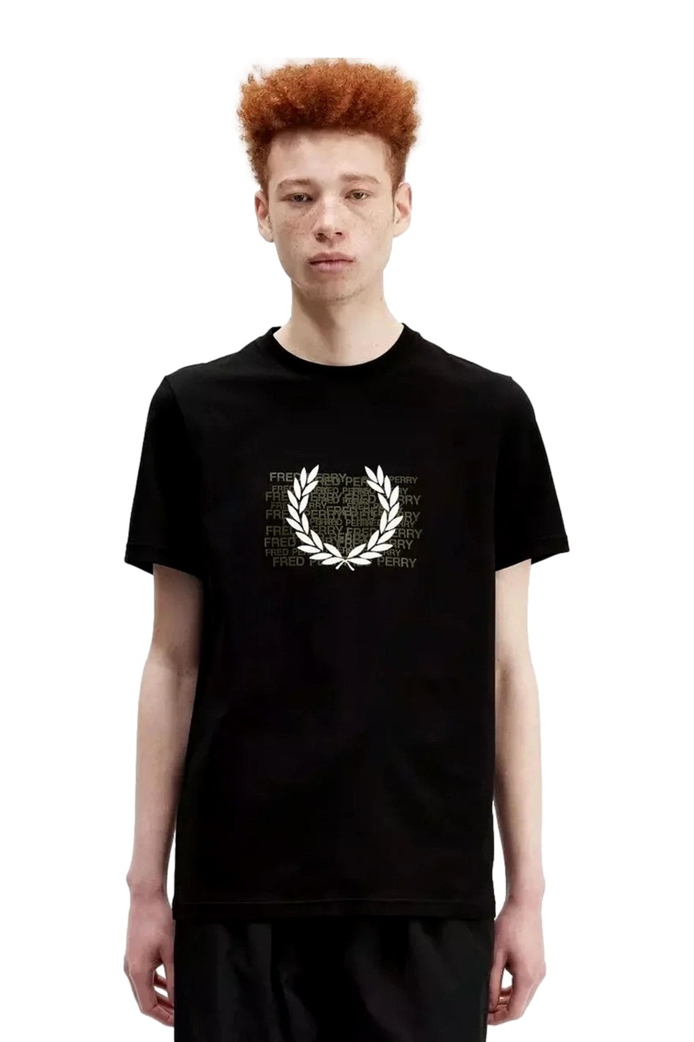 CAMISETA FRED PERRY NEGRA GRAPHIC T - SHIRT - AREA ZERO
