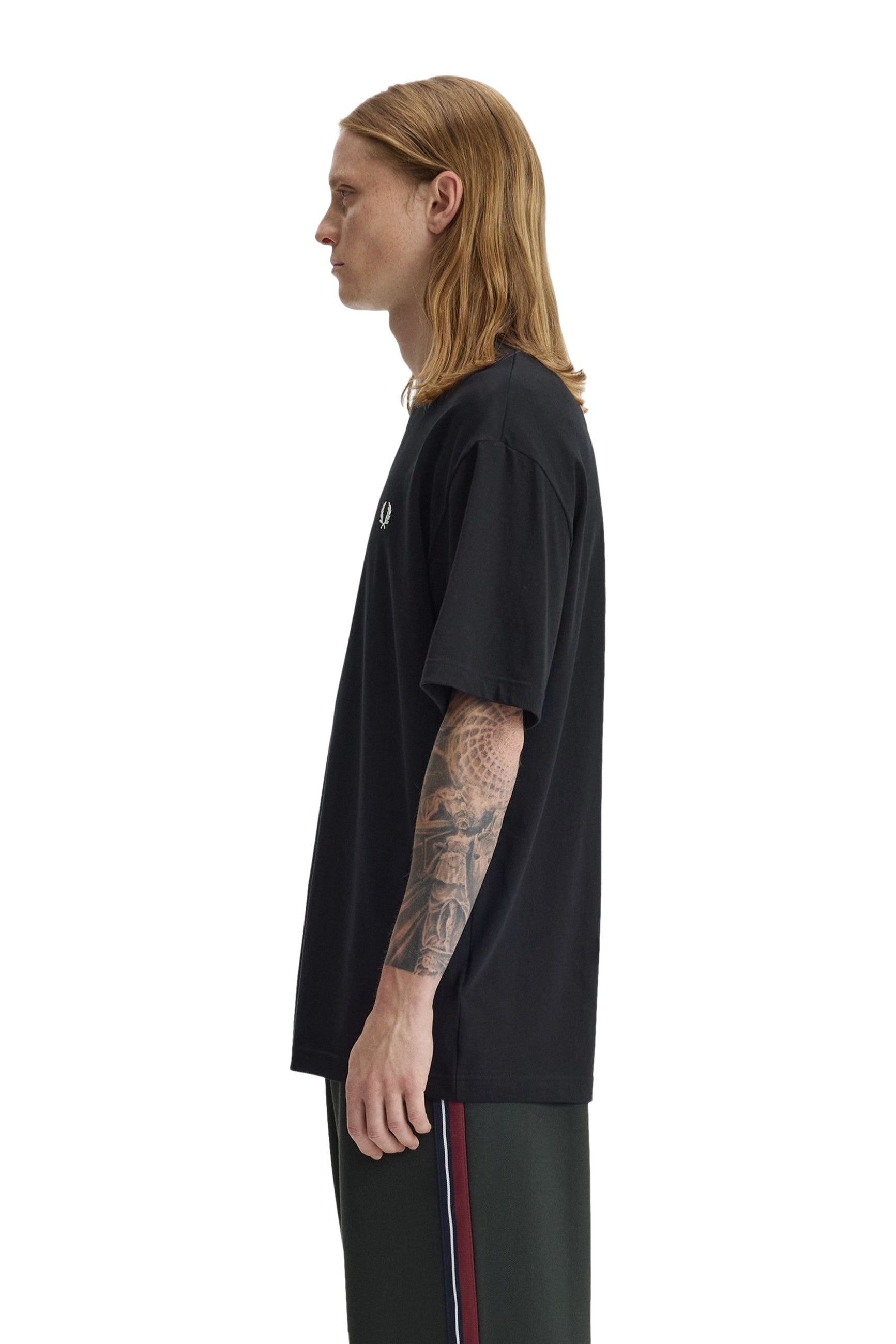 CAMISETA FRED PERRY NEGRA TEXTURED LAUREL WREATH TEE