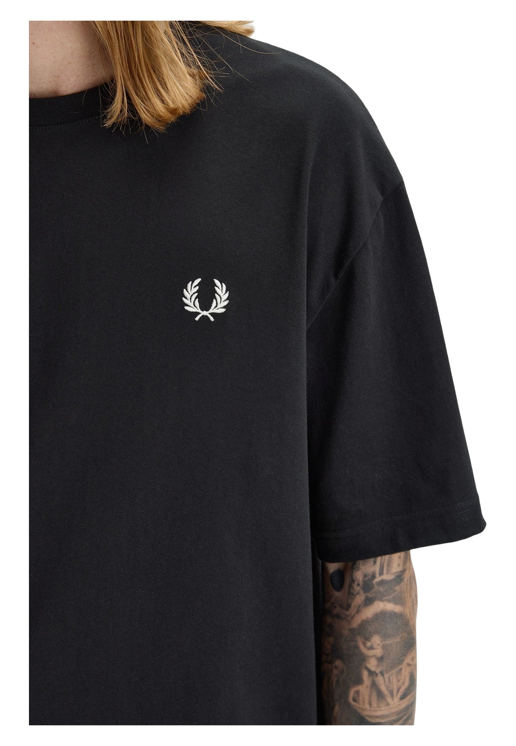CAMISETA FRED PERRY NEGRA TEXTURED LAUREL WREATH TEE