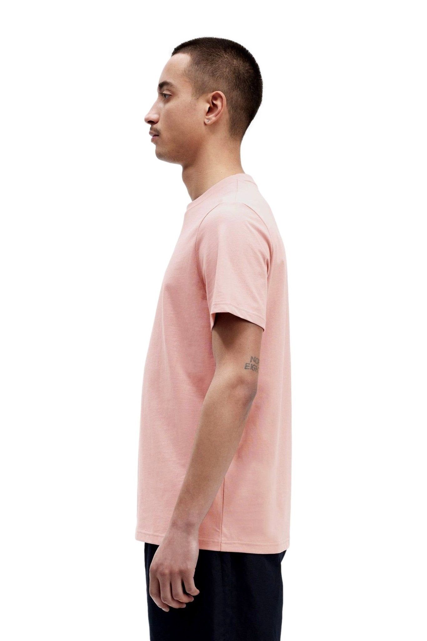 CAMISETA FRED PERRY ROSA CHALKY EMBROIDERED TEE - AREA ZERO