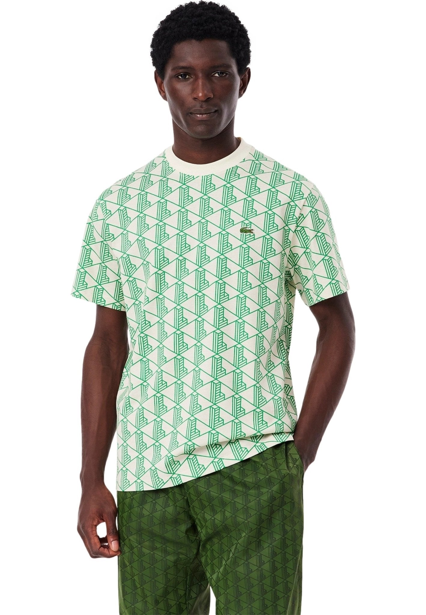 CAMISETA LACOSTE VERDE MONOGRAM LOGO TEE - AREA ZERO