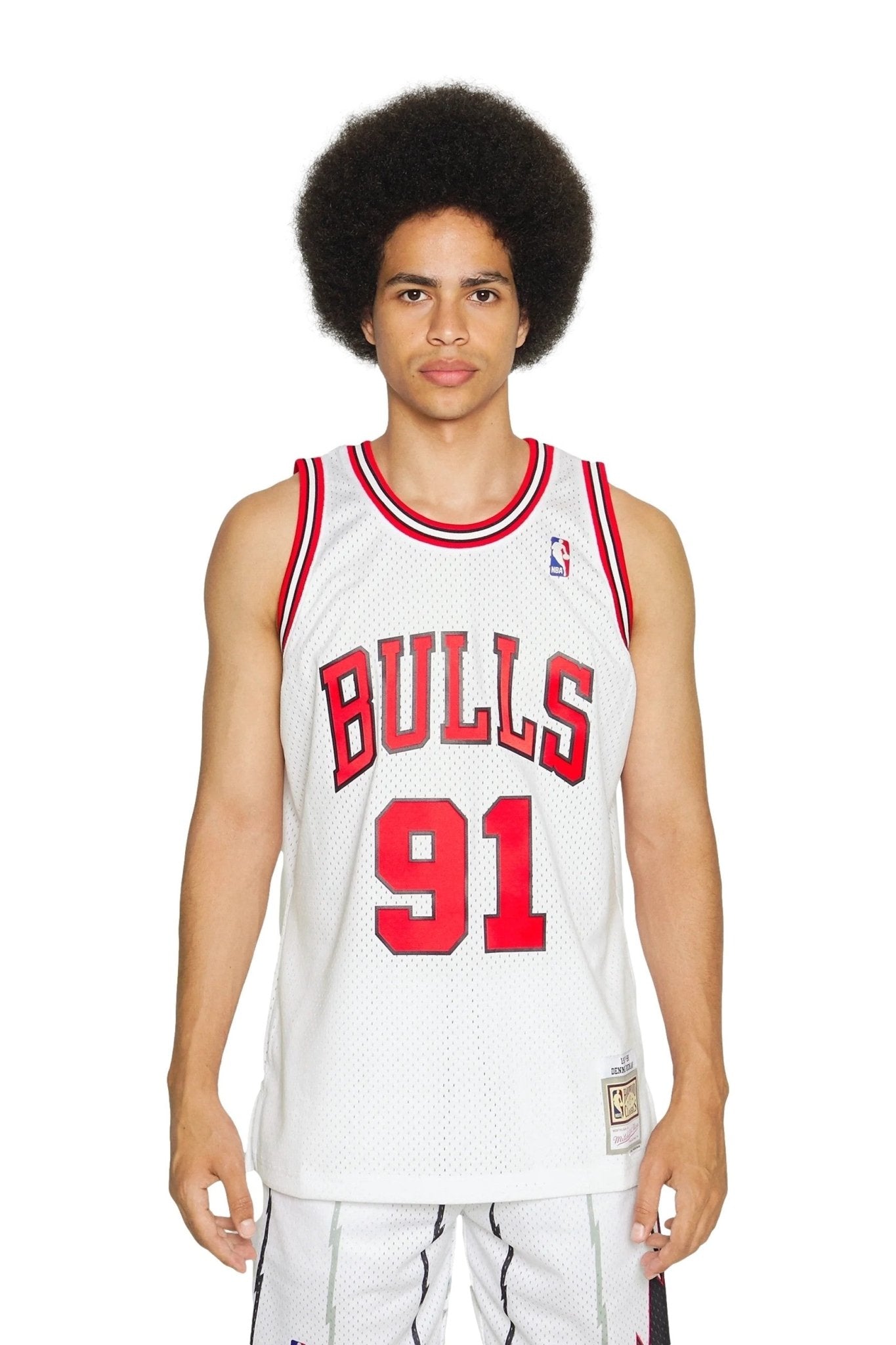 CAMISETA MITCHELL & NESS BLANCA BULLS DENNIS RODMAN SWINGMAN TEE - AREA ZERO