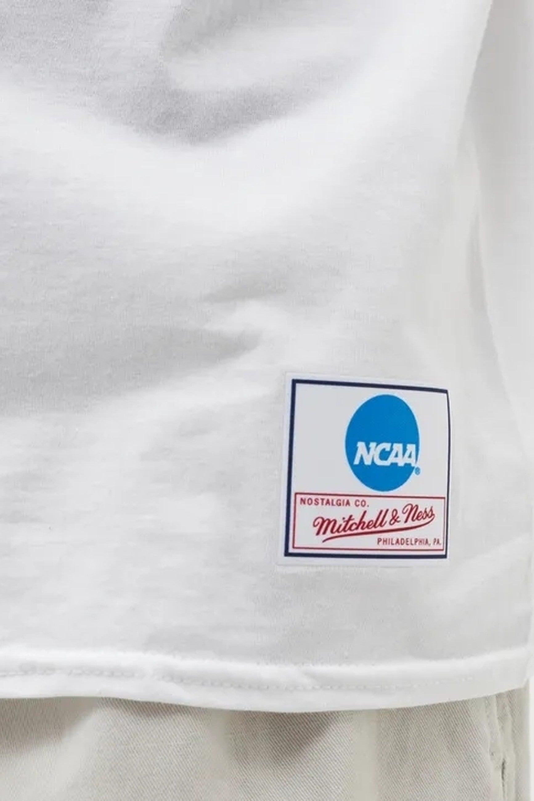 CAMISETA MITCHELL & NESS BLANCA NCAA STACK TEE