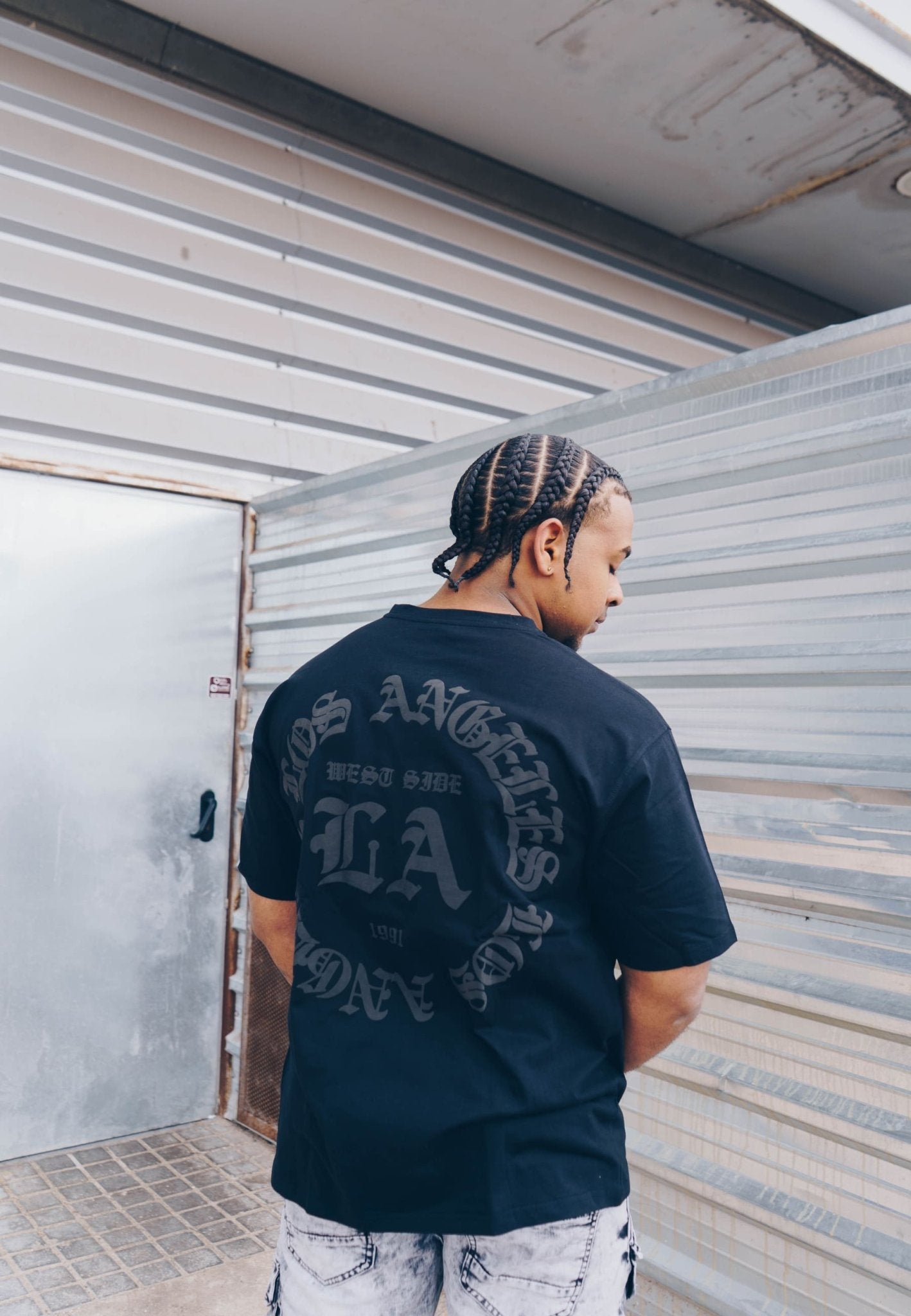 CAMISETA NEGRA LOS ANGELES FLOCKED LOGO OVERSIZED TEE - AREA ZERO