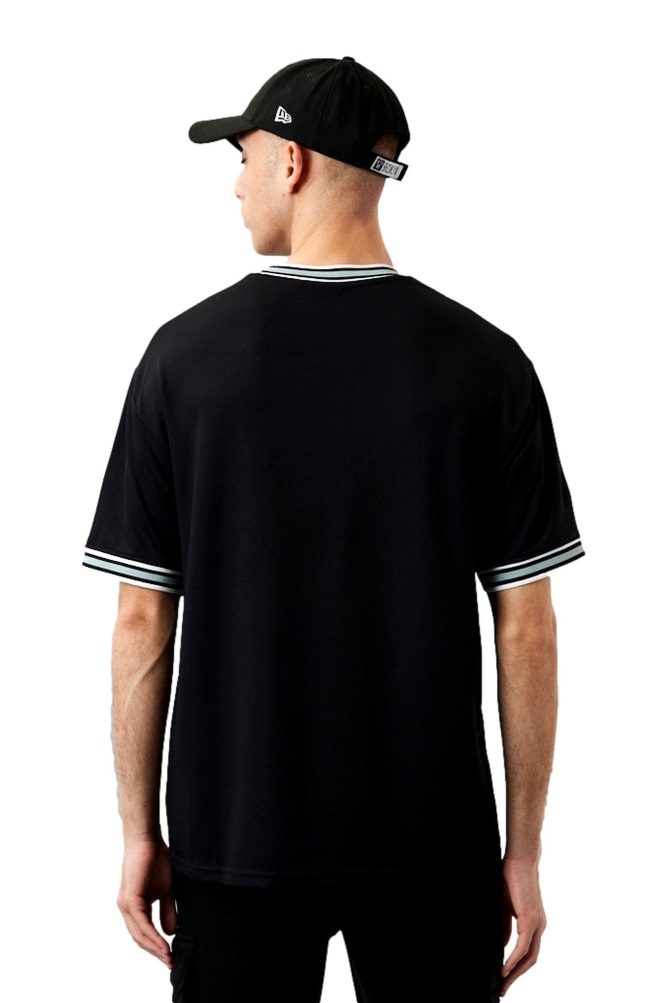 CAMISETA NEGRA NEW ERA TEAM LOGO BRONET - AREA ZERO