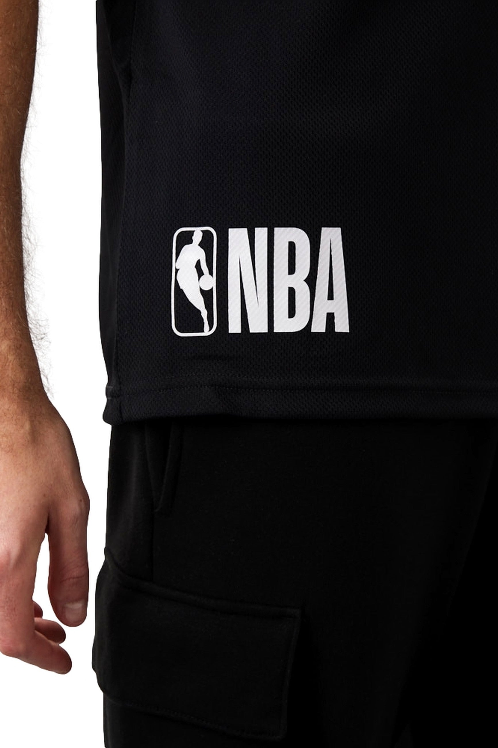 CAMISETA NEGRA NEW ERA TEAM LOGO BRONET