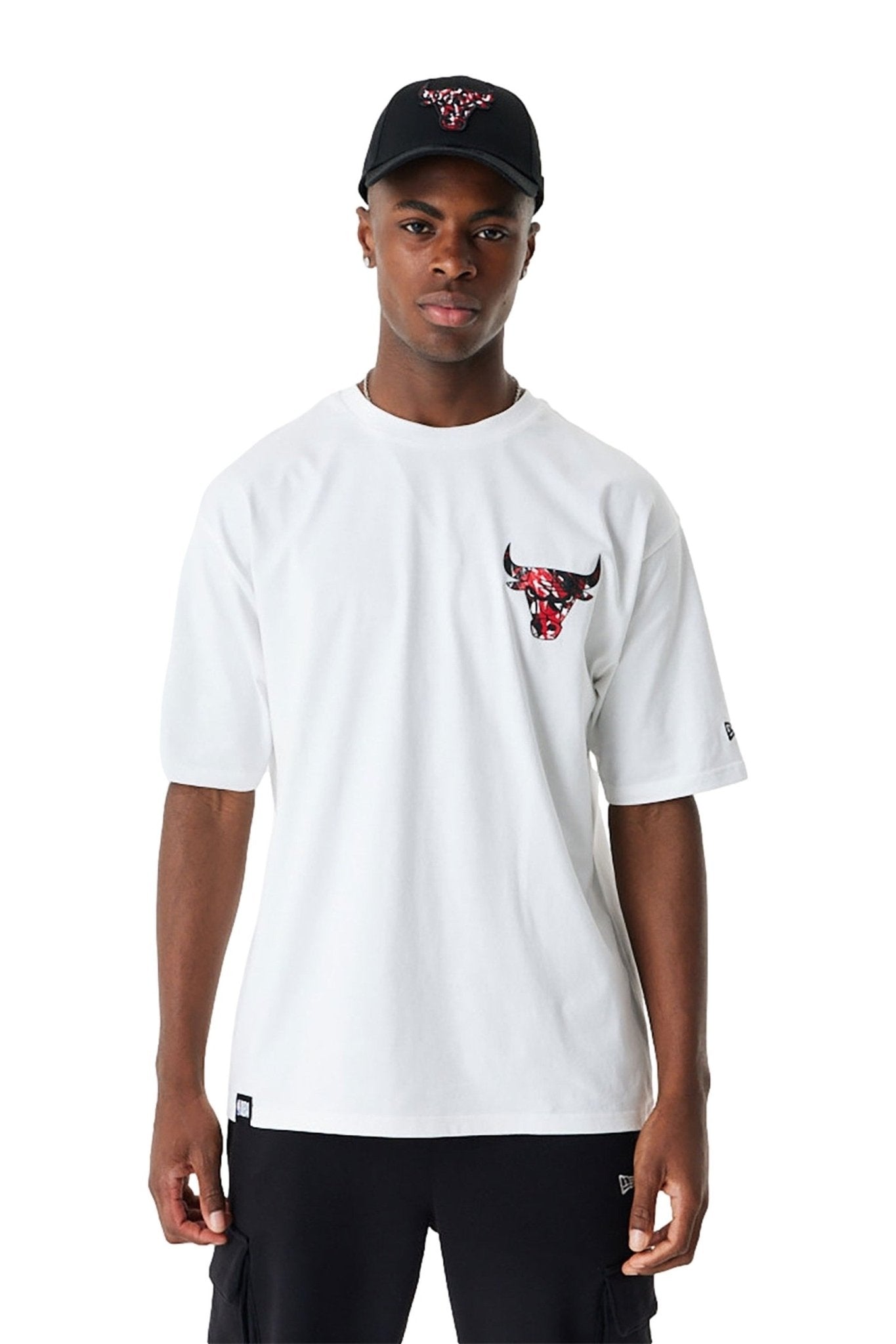 CAMISETA NEW ERA BLANCA BULLS NBA LARGE INFILL OS TEE CHIBUL - AREA ZERO