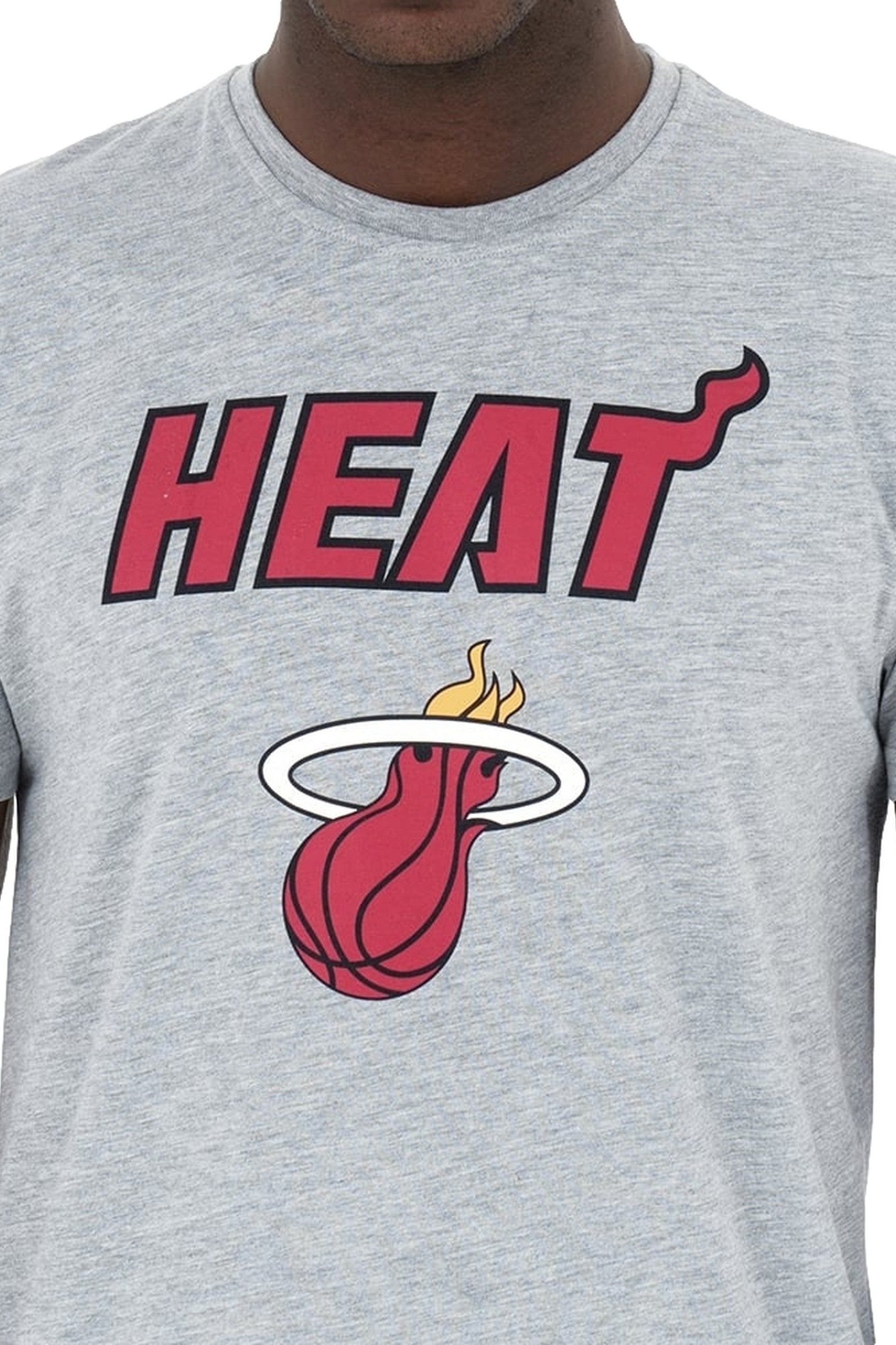 CAMISETA NEW ERA GRIS MIAMI HEAT TEAM LOGO TEE