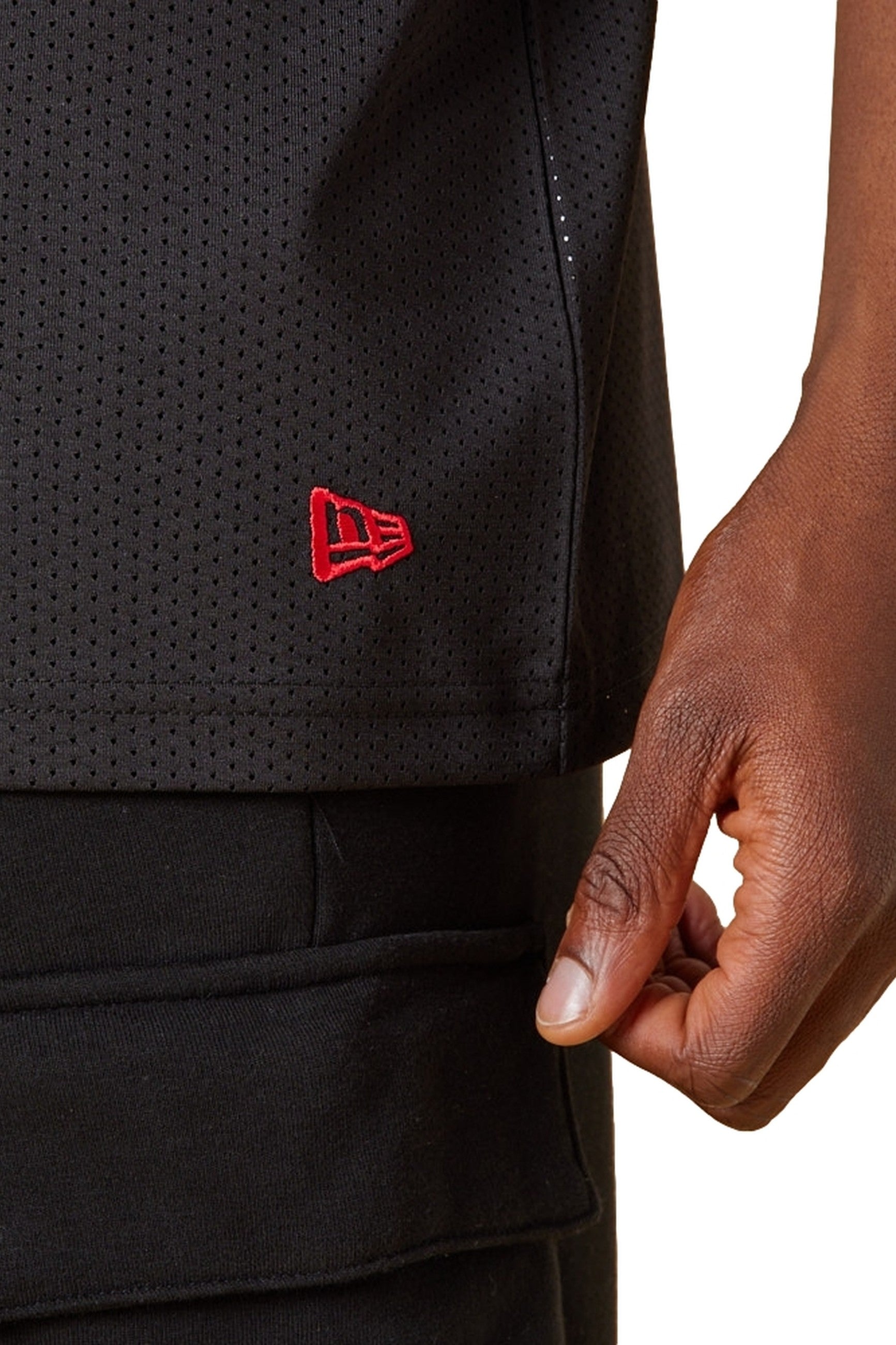 CAMISETA NEW ERA NEGRA BULLS NBA MESH TEAM LOGO OVRSSZD TEE CHIBUL