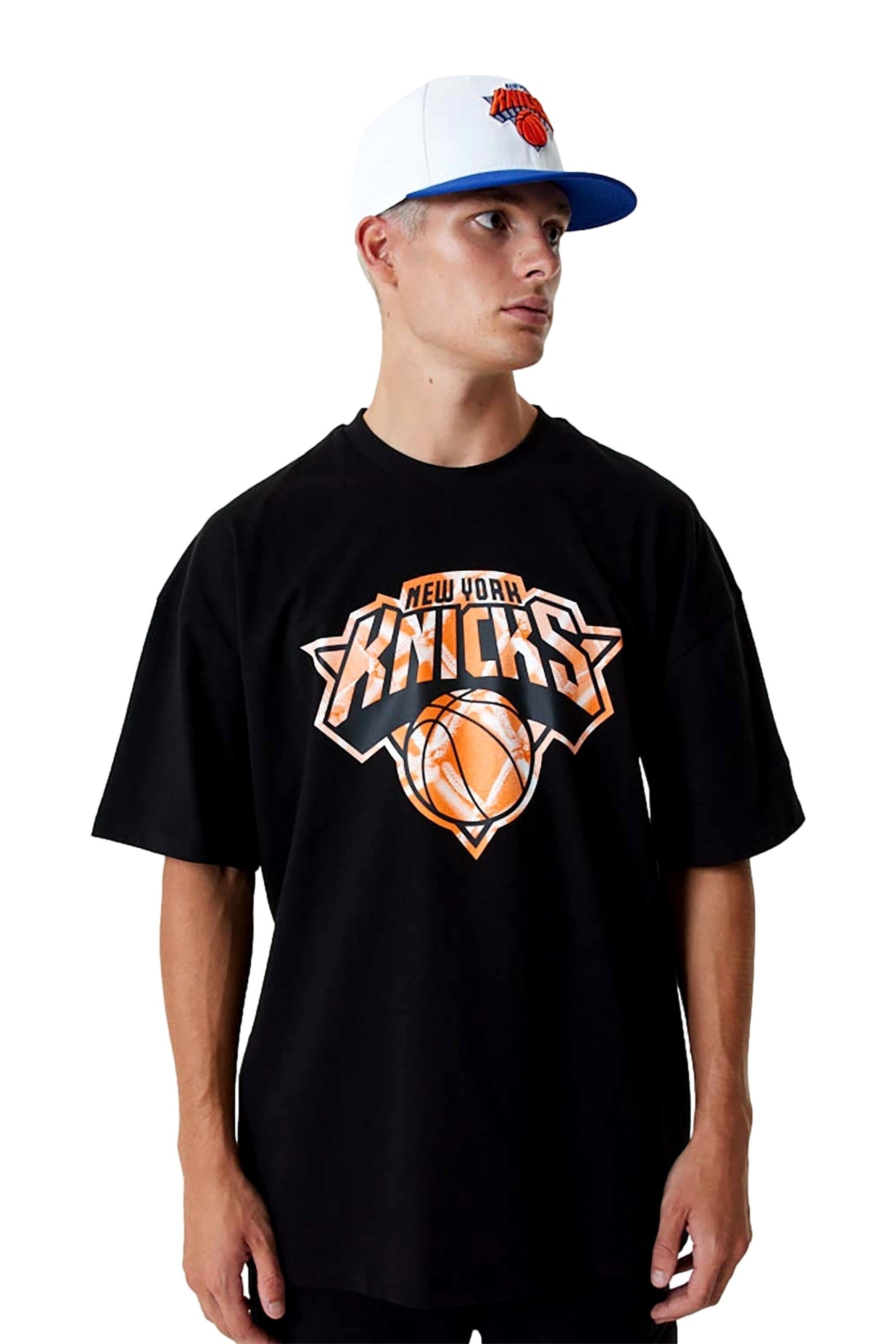 CAMISETA NEW ERA NEGRA KNICKS NBA INFILL LOGO OS TE