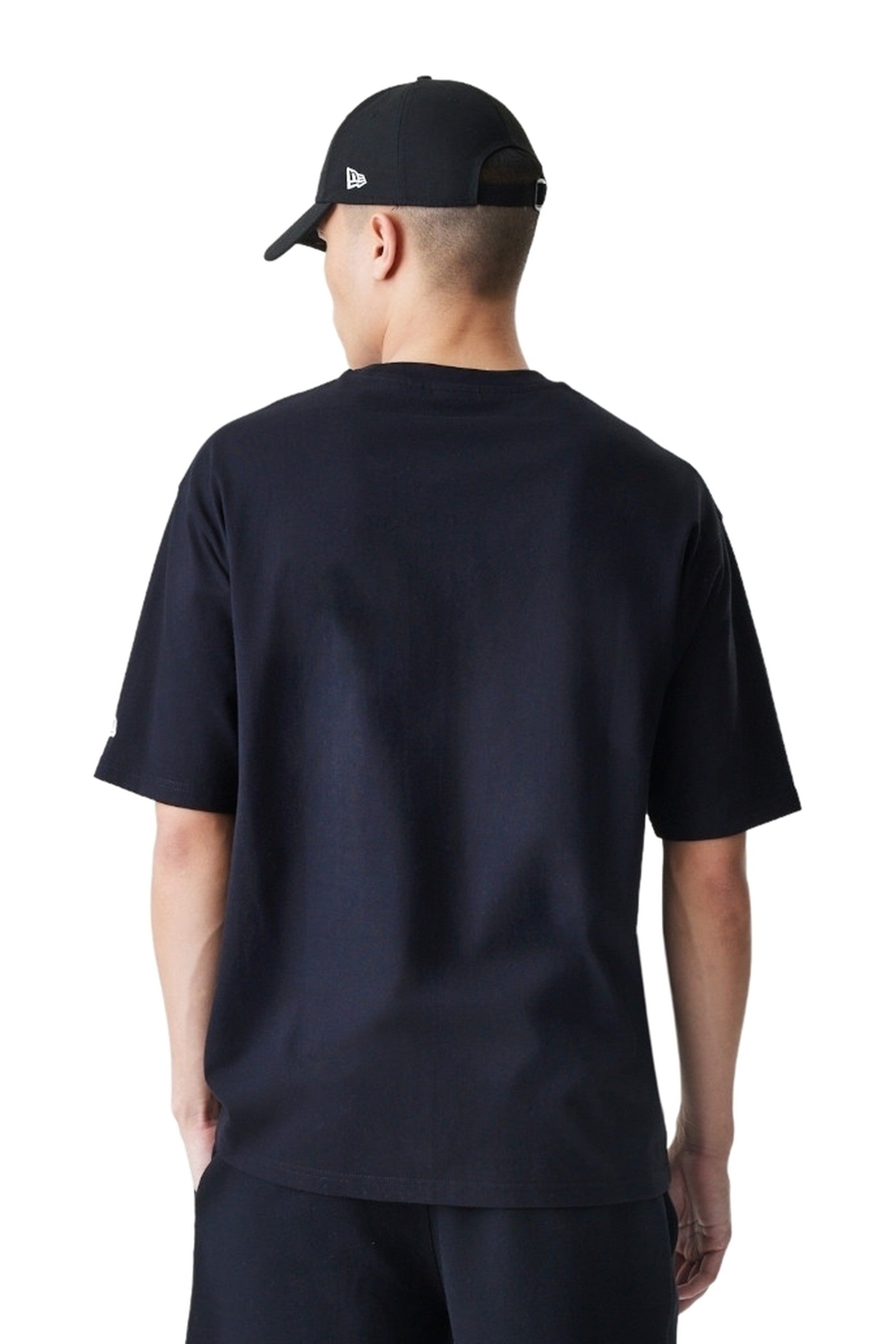 CAMISETA NEW ERA NEGRA NE ESSENTIALS OS TEE BLK