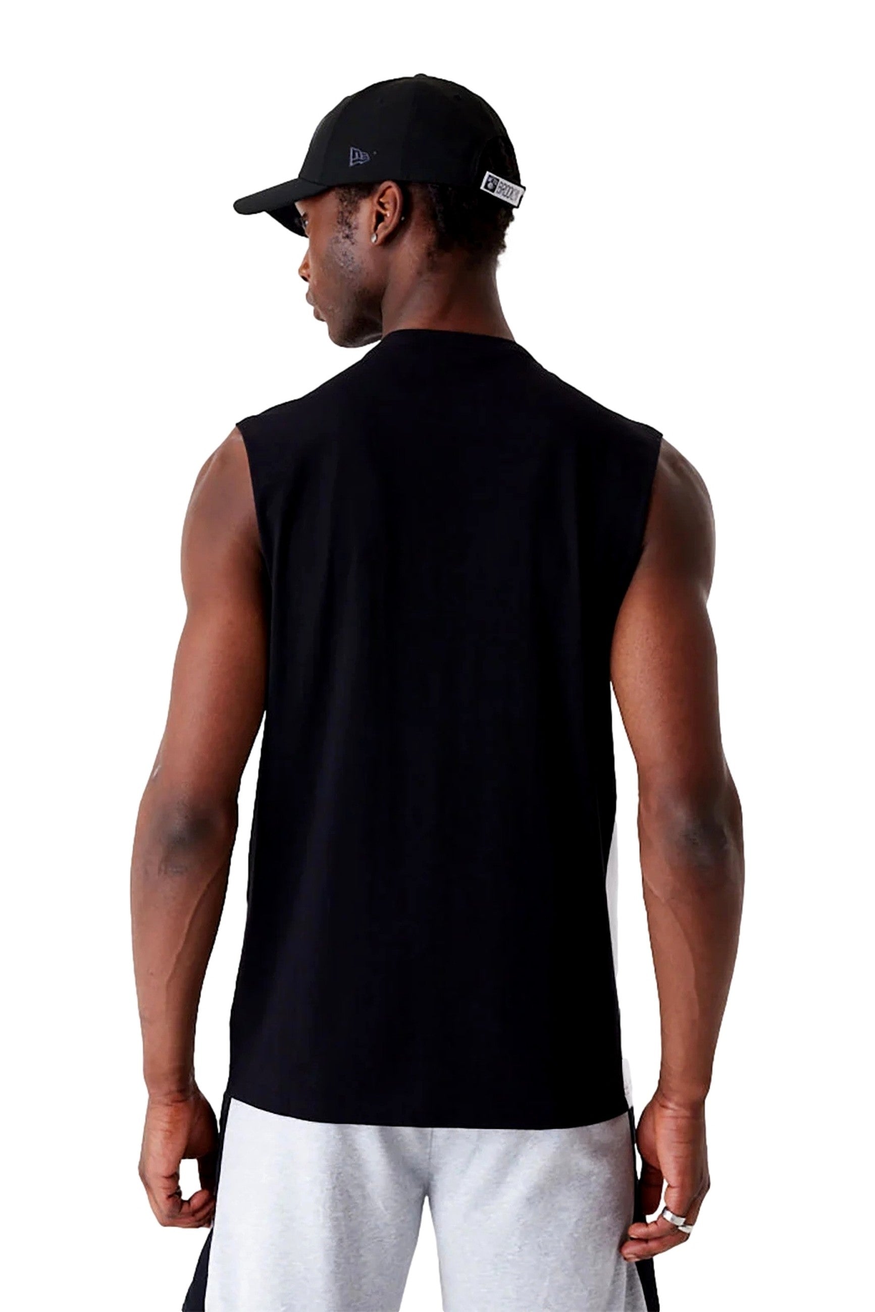 CAMISETA NEW ERA NEGRA NETS COLOR BLOCK SLVLSS TEE BRONET