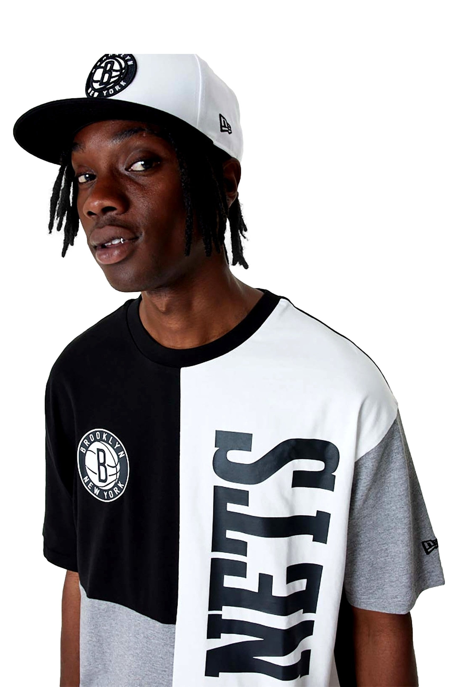 CAMISETA NEW ERA NEGRA NETS CUT AND SEW OS TEE