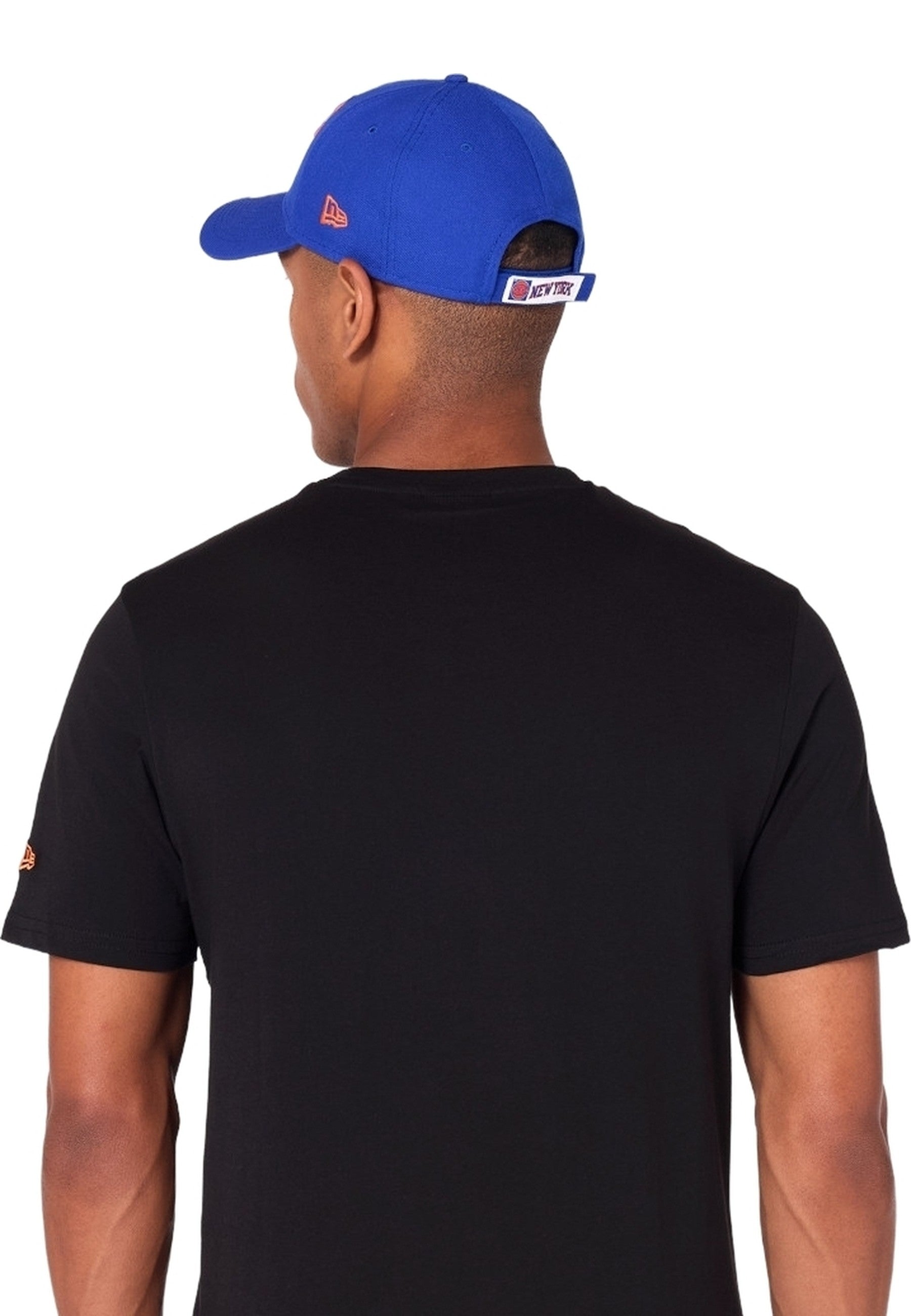 CAMISETA NEW ERA NEGRA NEW YORK KNICKS NOS NBA REGULAR TEE NEYKNI