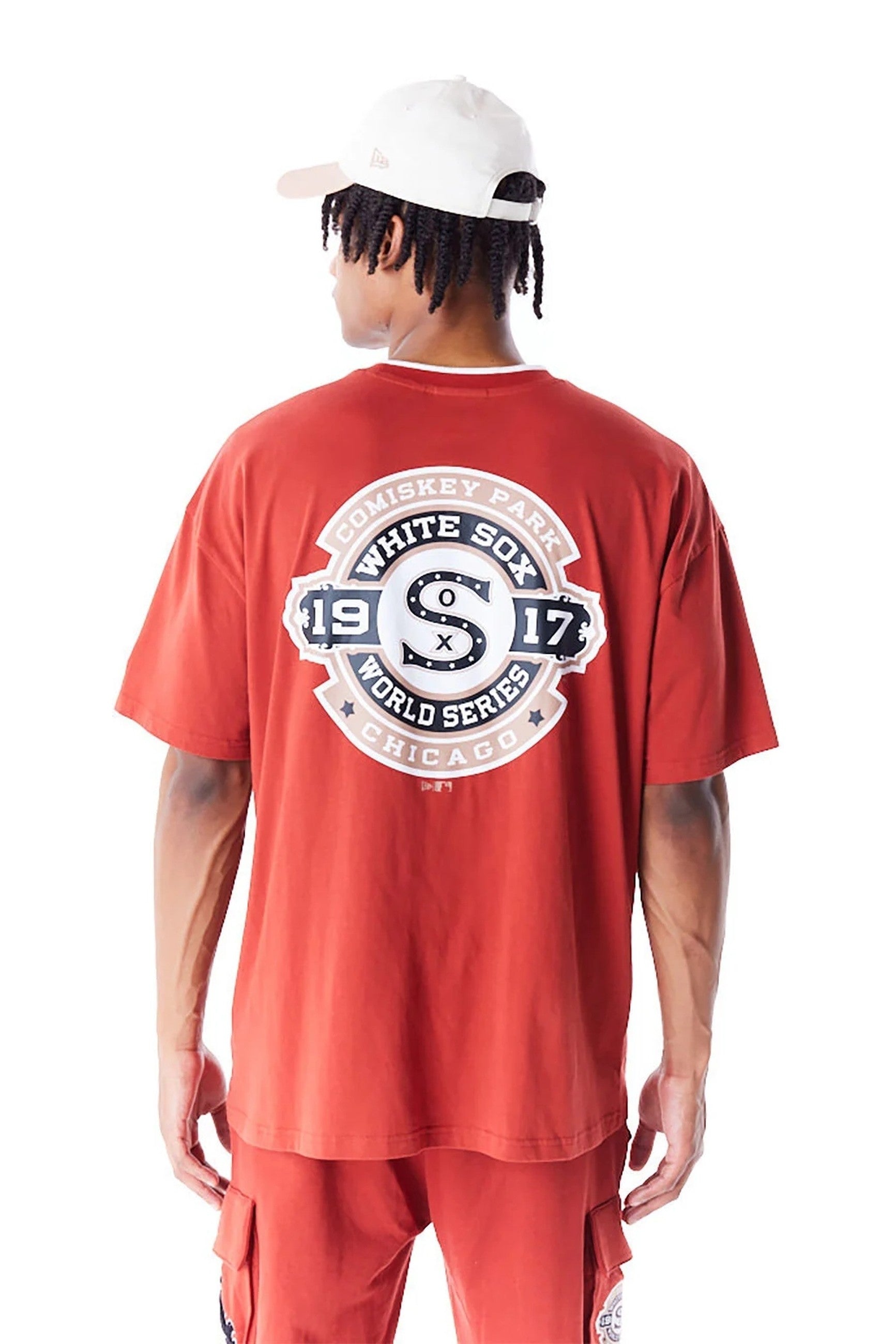 CAMISETA NEW ERA ROJA WHITE SOX WRLD SERIES DRP SHLDR TEE CHIWHI