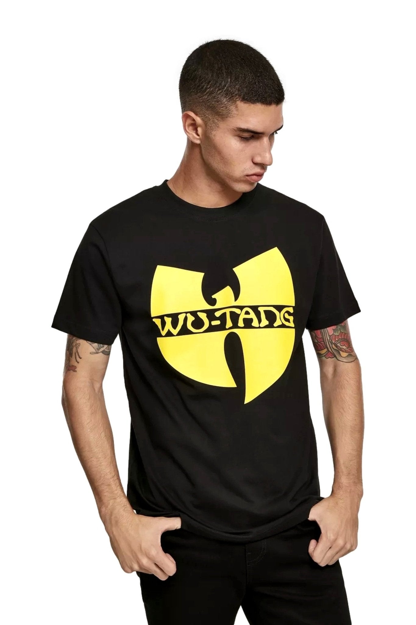 CAMISETA WU - TANG WEAR NEGRA LOGO PECHO MANGA CORTA - AREA ZERO