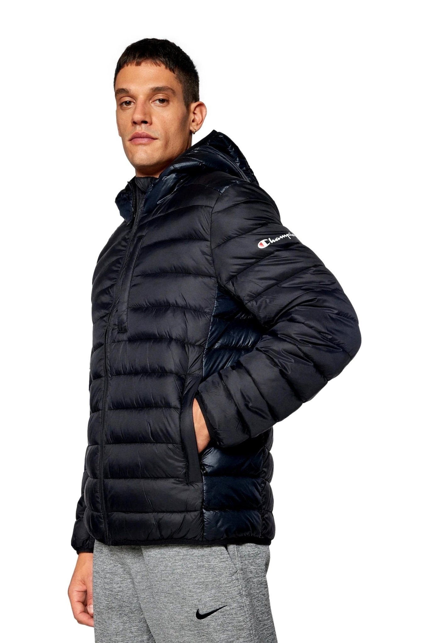 CAZADORA CHAMPION NEGRA ESSENTIAL PADDED HOODED JACKET - AREA ZERO