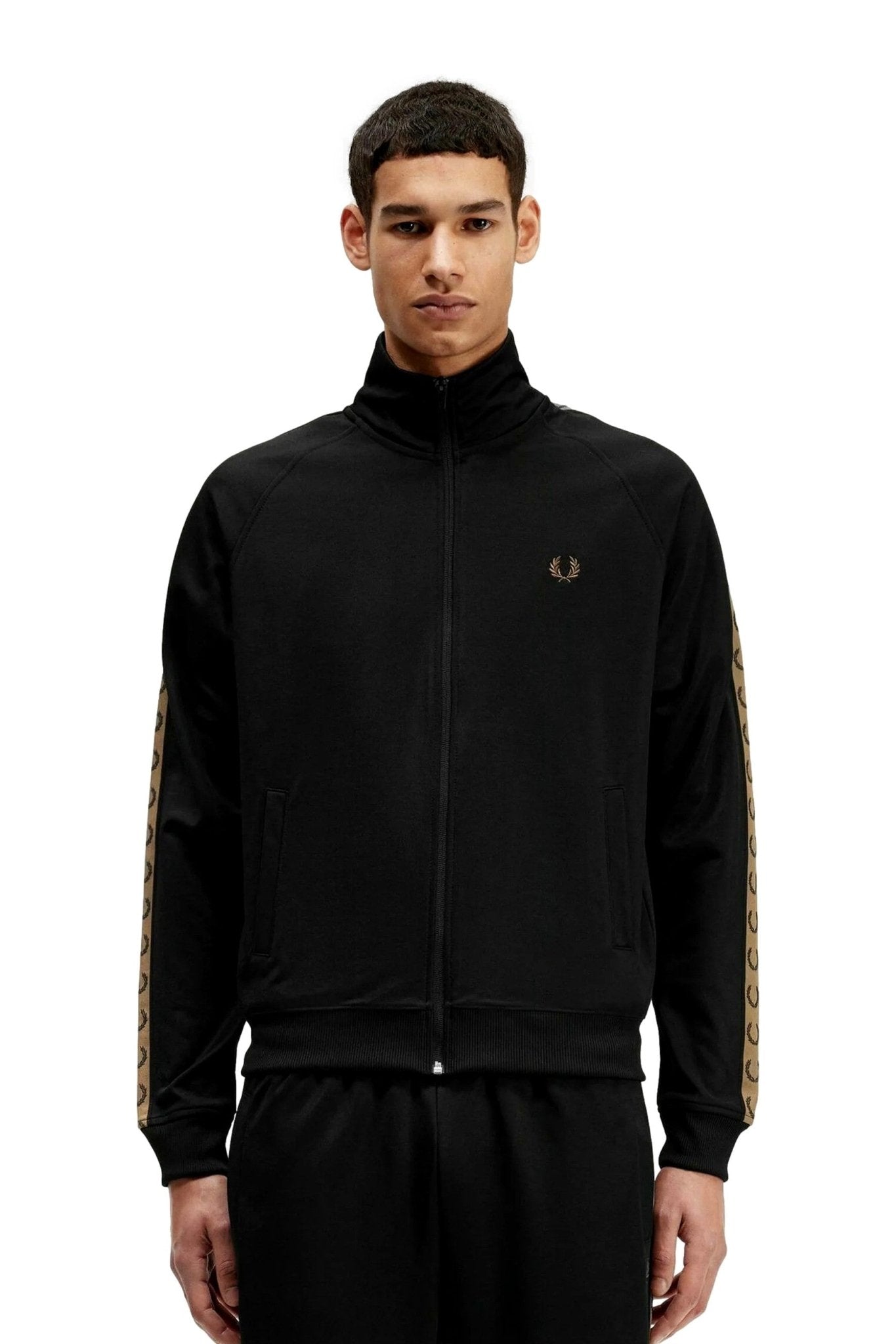CHAQUETA FRED PERRY NEGRA CONTRAST TAPE TRACK JACKET - AREA ZERO