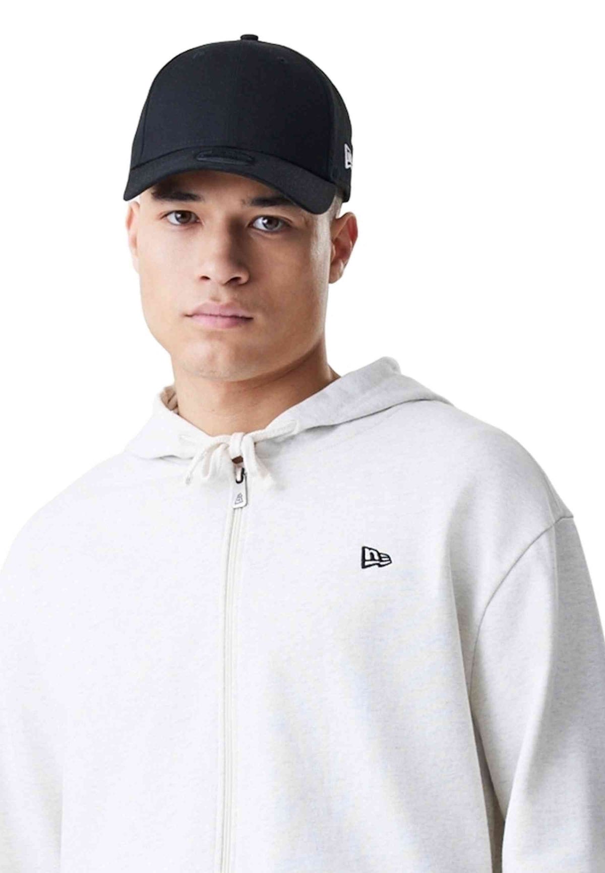 CHAQUETA NEW ERA GRIS ESSENTIALS FULL ZIP HOODIE