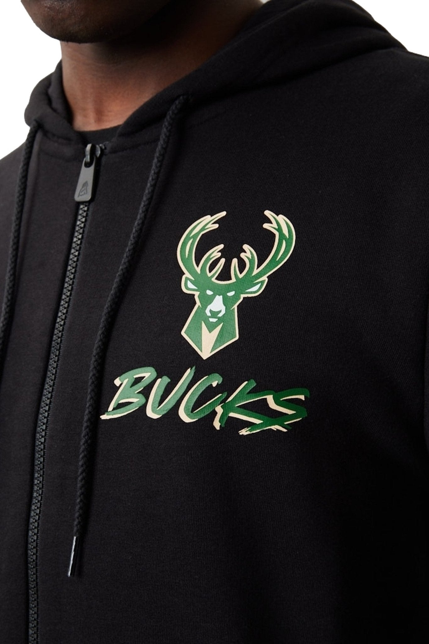 CHAQUETA NEW ERA NEGRA BUCKS SCRIPT FULL ZIP MILBUC - AREA ZERO