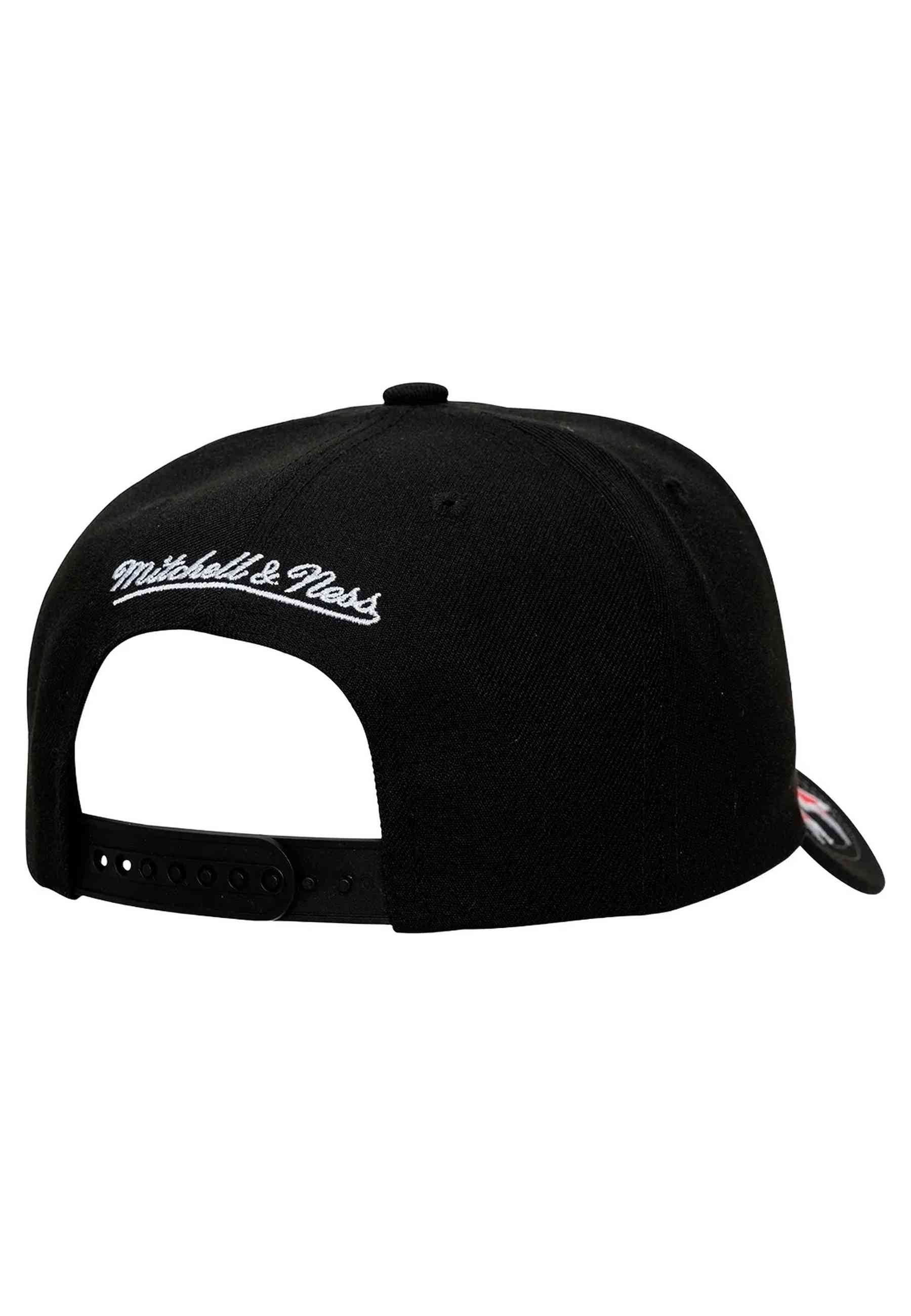 GORRA MITCHELL & NESS NEGRA BULLS NBA SHINNING STARS PRO SNAPBACK