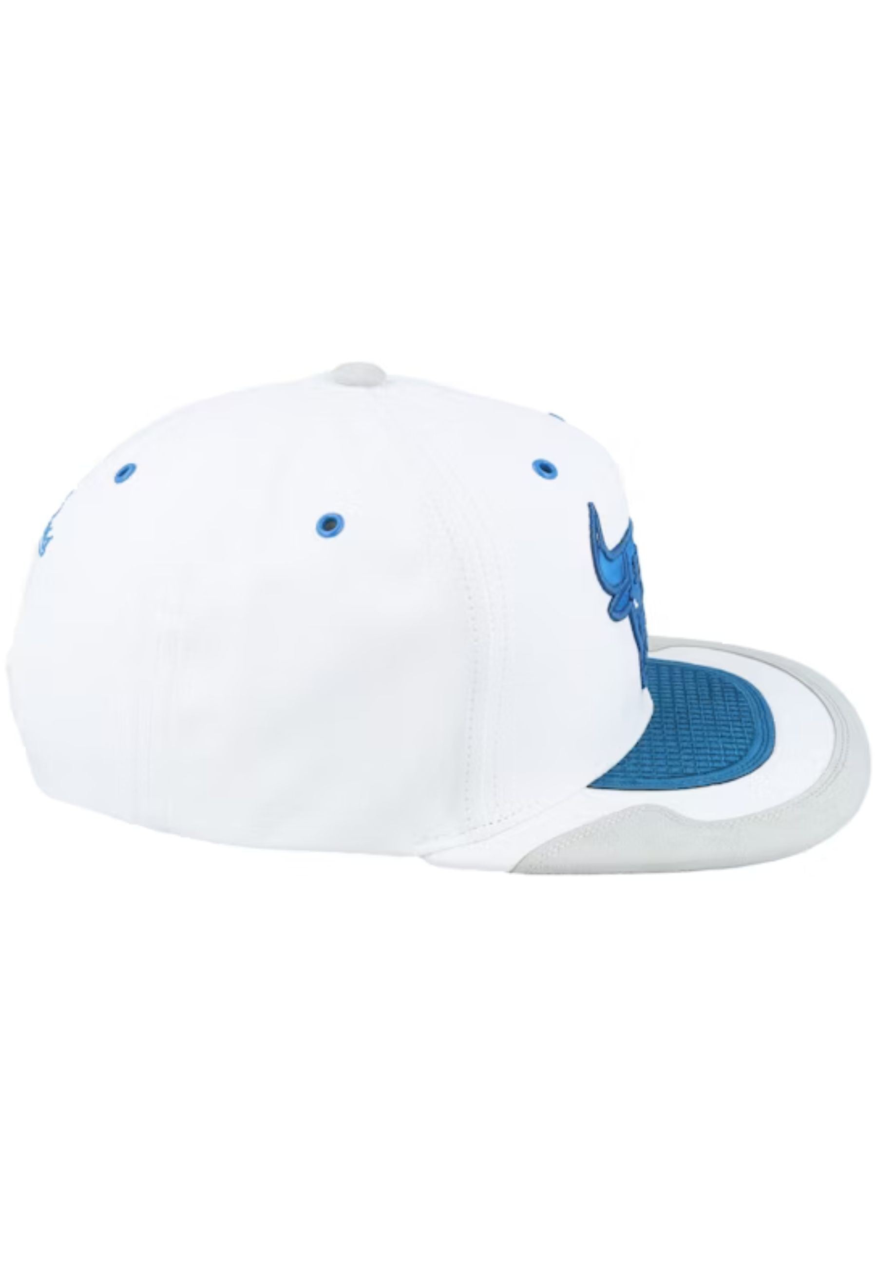 GORRA MITCHELL & NESS BLANCA/AZUL BULLS DAY FOUR SNAPBACK