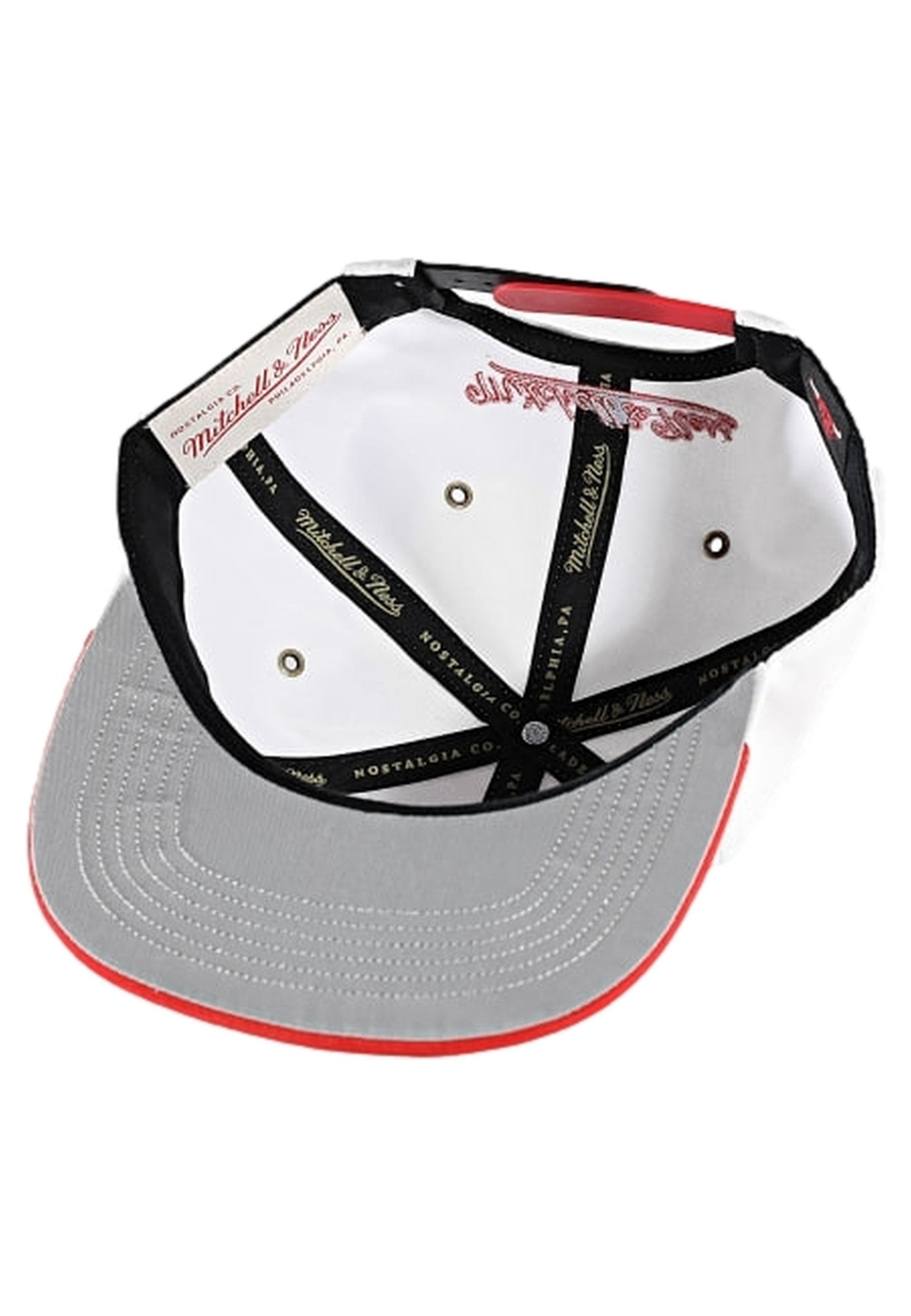 GORRA MITCHELL & NESS BLANCA/ROJA BULLS DAY FOUR SNAPBACK