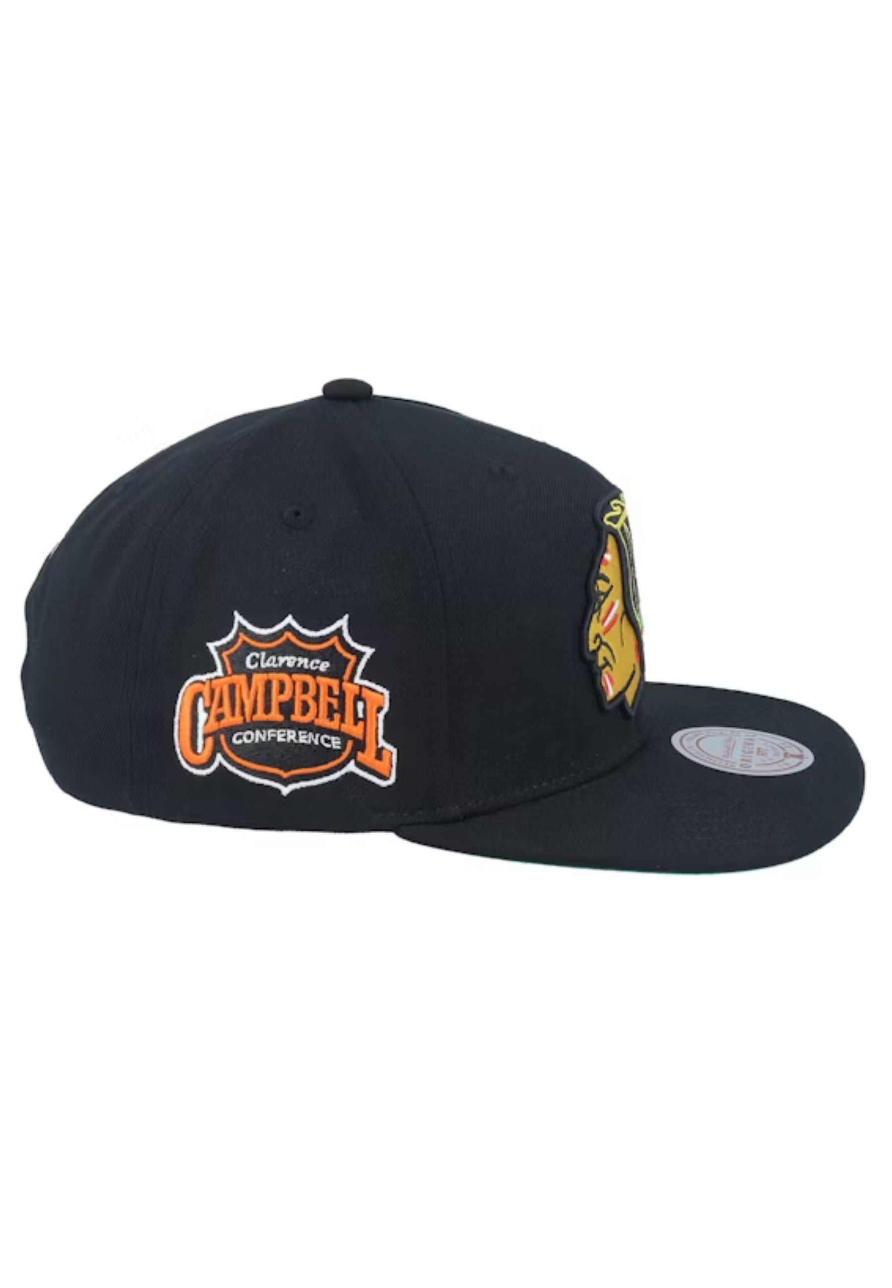 GORRA MITCHELL & NESS NEGRA CHIAGO BLACKHAWKS CONFERENCE PATCH VNTG SNAPBACK
