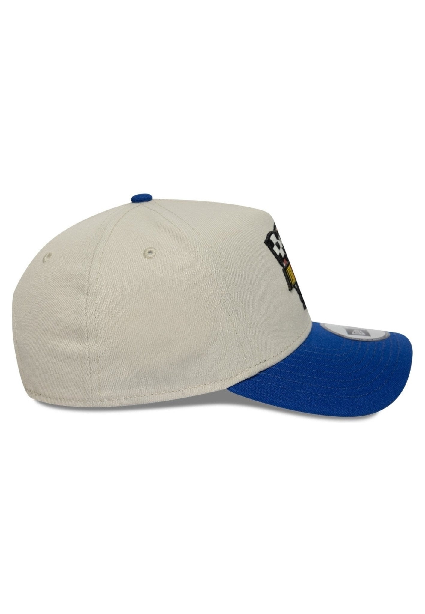 GORRA NEW ERA BEIGE NASCAR FLAG 9FORTY EF NASCLA - AREA ZERO