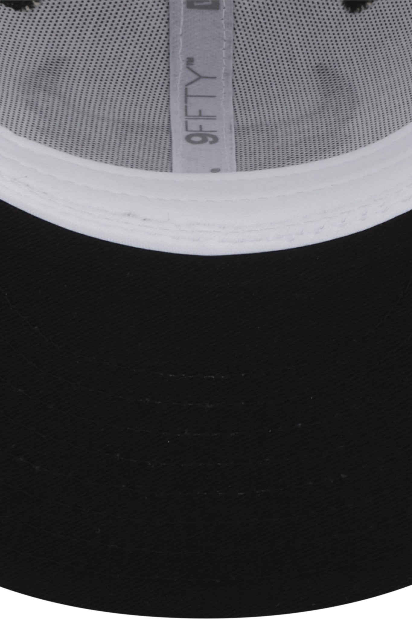 GORRA NEW ERA BLANCA BULLS WHITE CROWN PATCH 9FIFTY CHIBUL - AREA ZERO