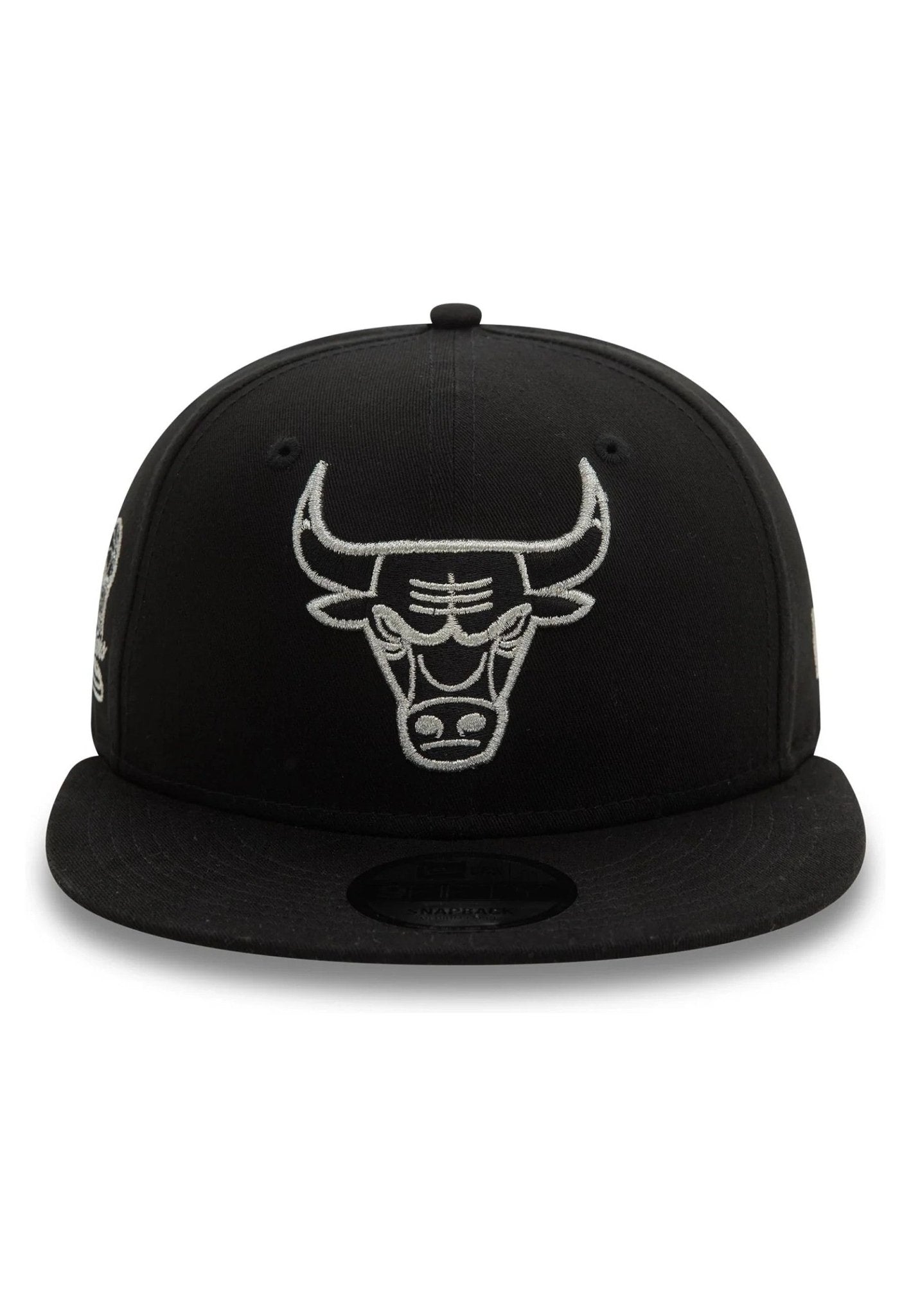GORRA NEW ERA NEGRA BULLS METALLIC OUTLINE 9FIFTY CHIBUL - AREA ZERO