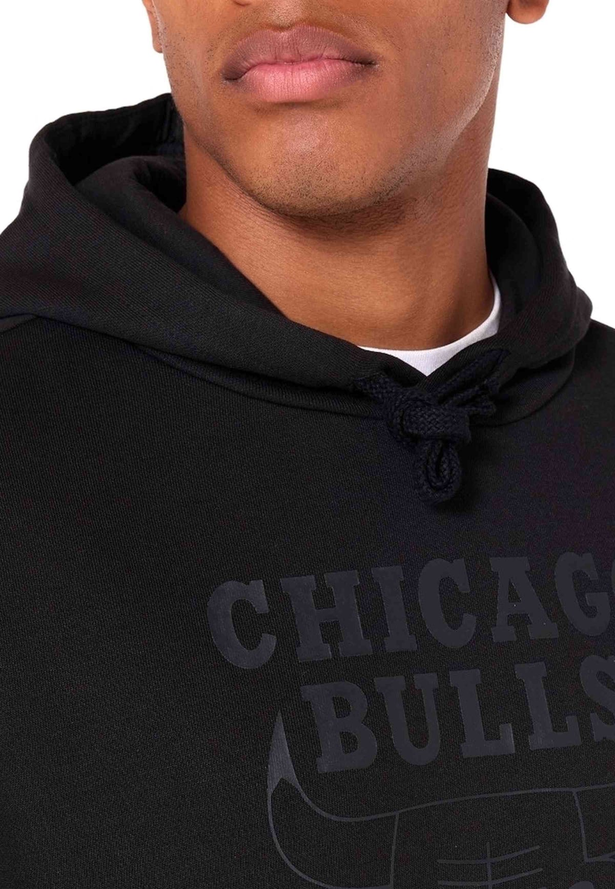 GORRA NEW ERA NEGRA CHICAGO BULLS BLACK ON BLACK HOODIE