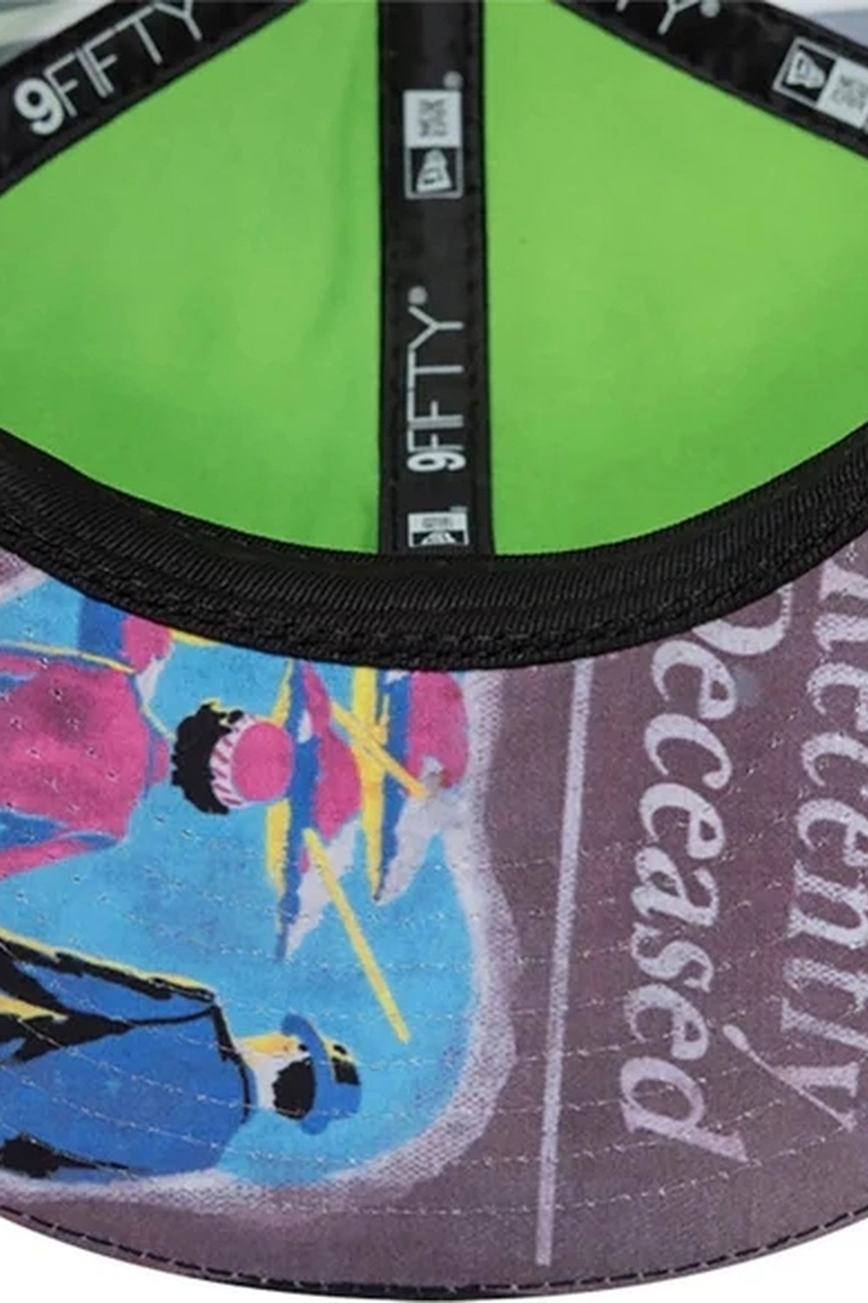 GORRA NEW ERA NEGRA RAYAS BEETLEJUICE STRIPOE 9FIFTY BEETLE