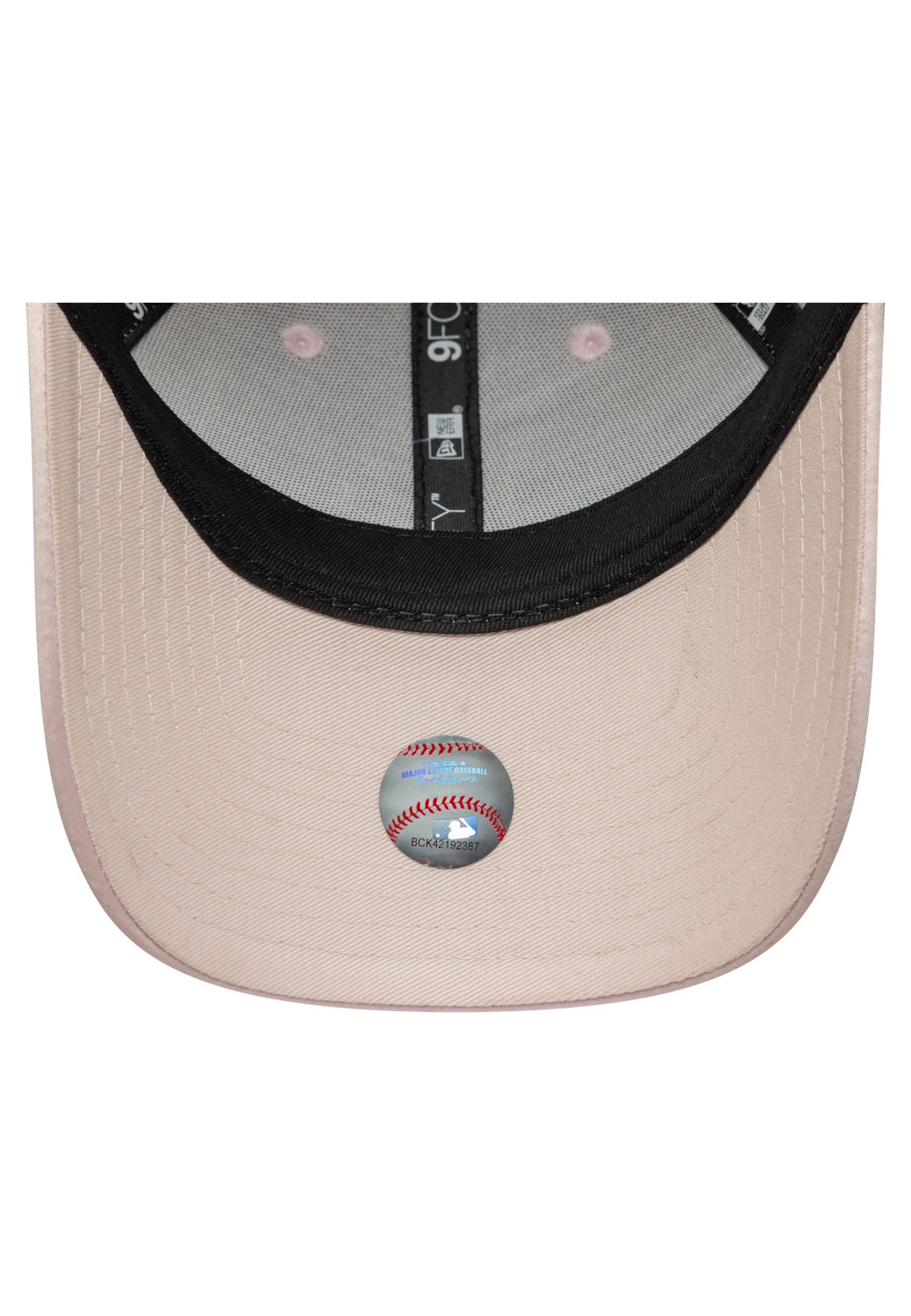 GORRA NEW ERA ROSA YANKKES SATIN 9FORTY NEYYAN