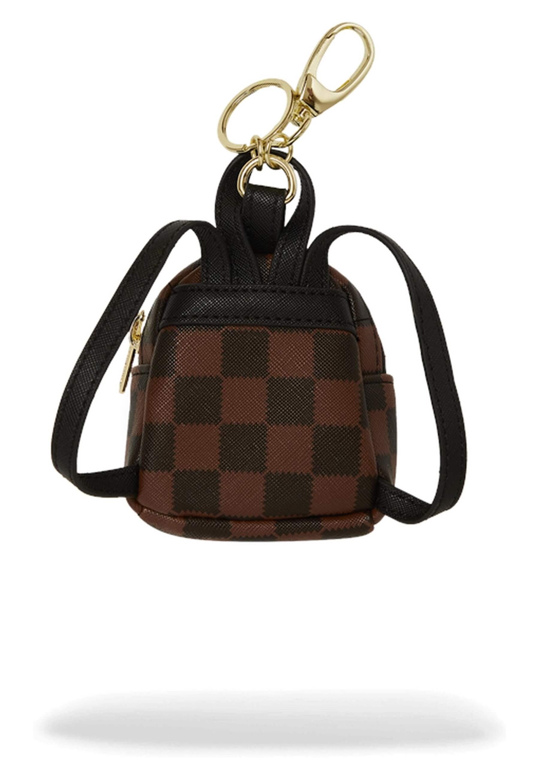 LLAVERO SPRAYGROUND MARRON SAWTOOTH SHARKS IN PARIS KEYCHAIN