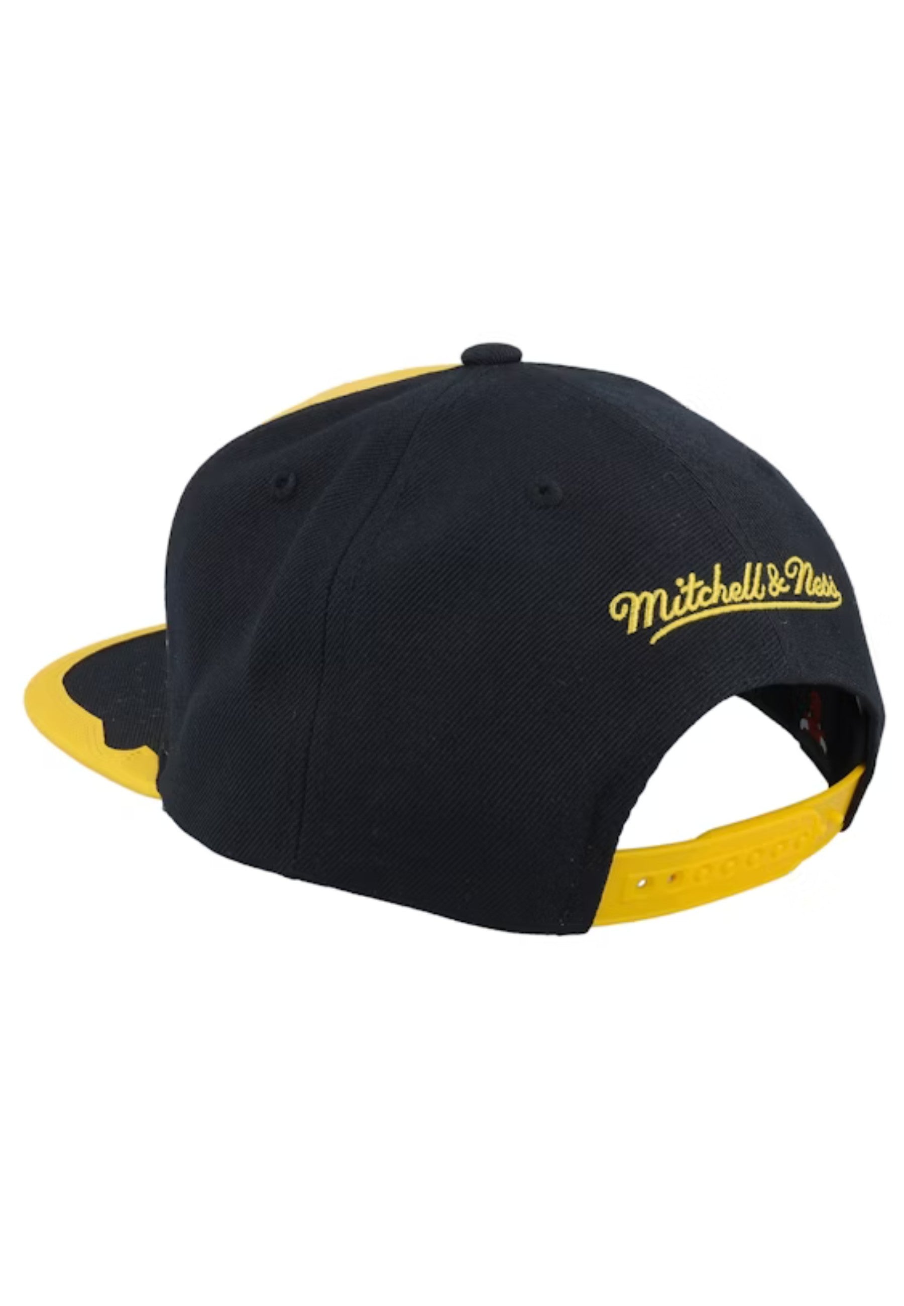GORRA MITCHELL & NESS AMARILLA/NEGRA BULLS DAY ONE SNAPBACK