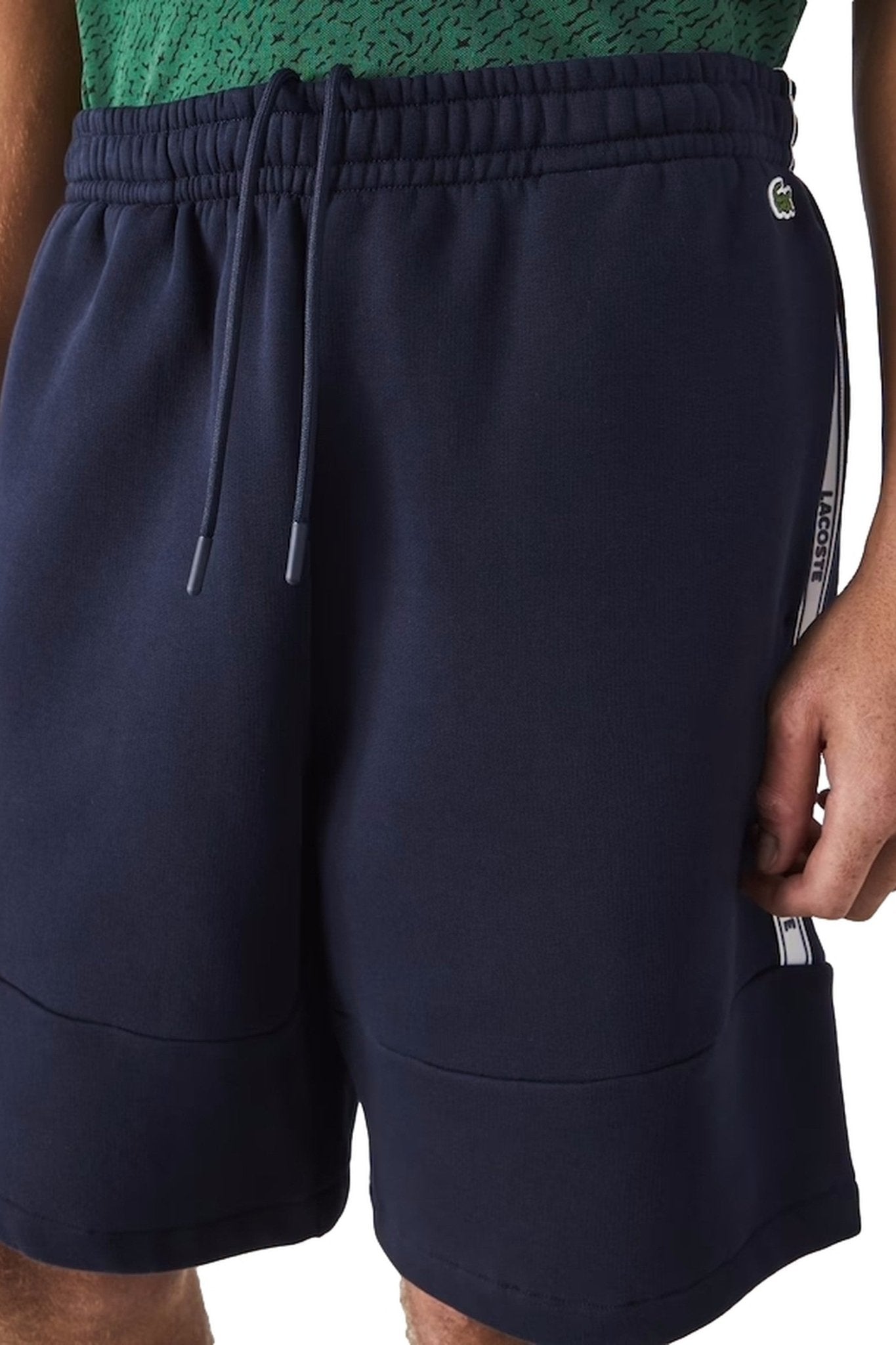 PANTALON CORTO LACOSTE MARINO SIDE TAPE - AREA ZERO